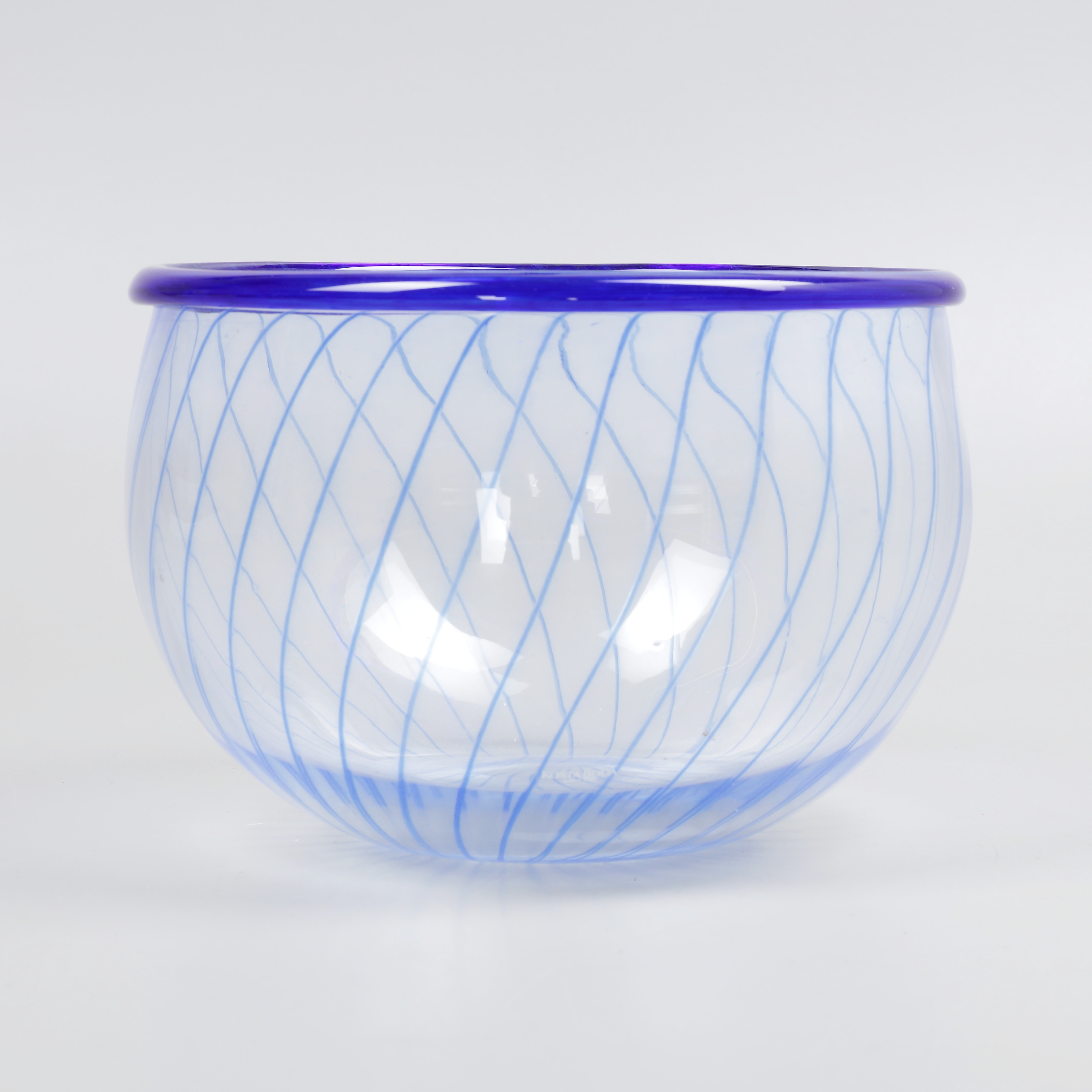 KJELL ENGMAN. Skål, glas, Kosta Boda, signerad.