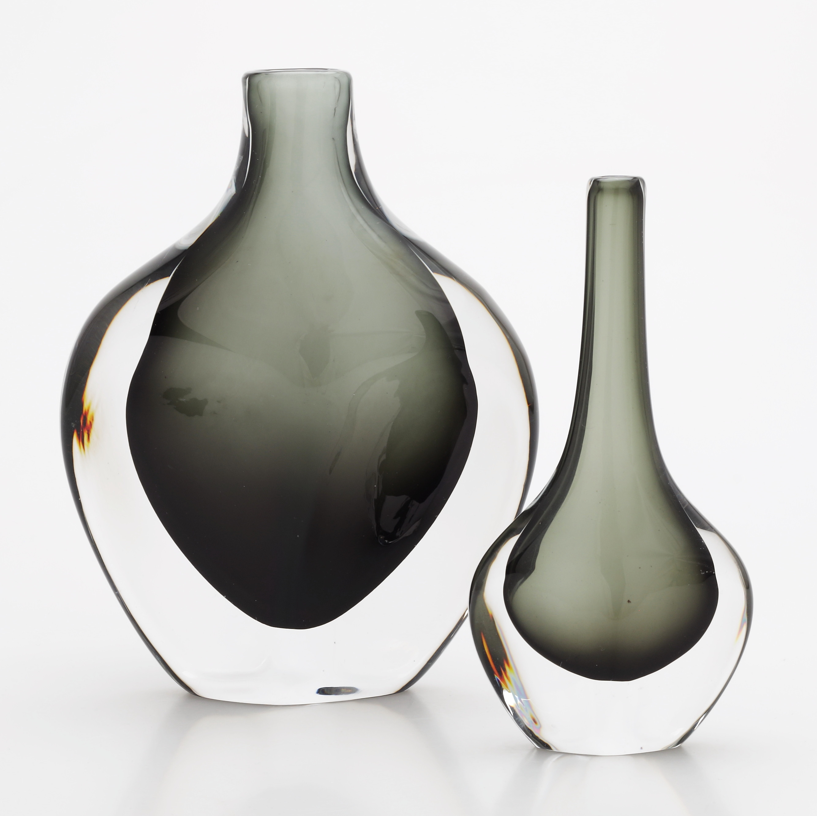 NILS LANDBERG. Vaser, 2 st, glas, Orrefors, 1950-tal.