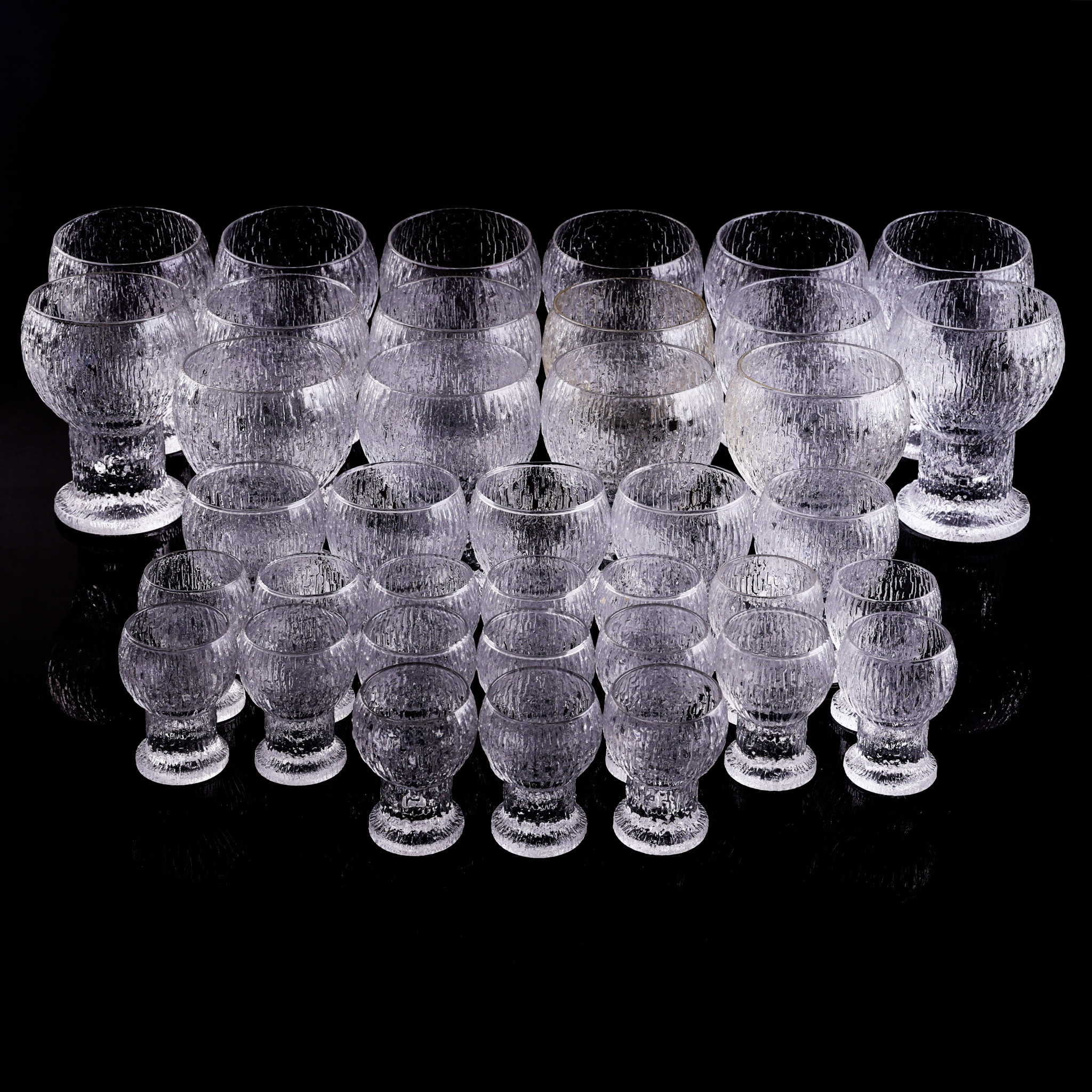 TIMO SARPANEVA. Glas, 38 delar, "Kekkerit", Iittala.
