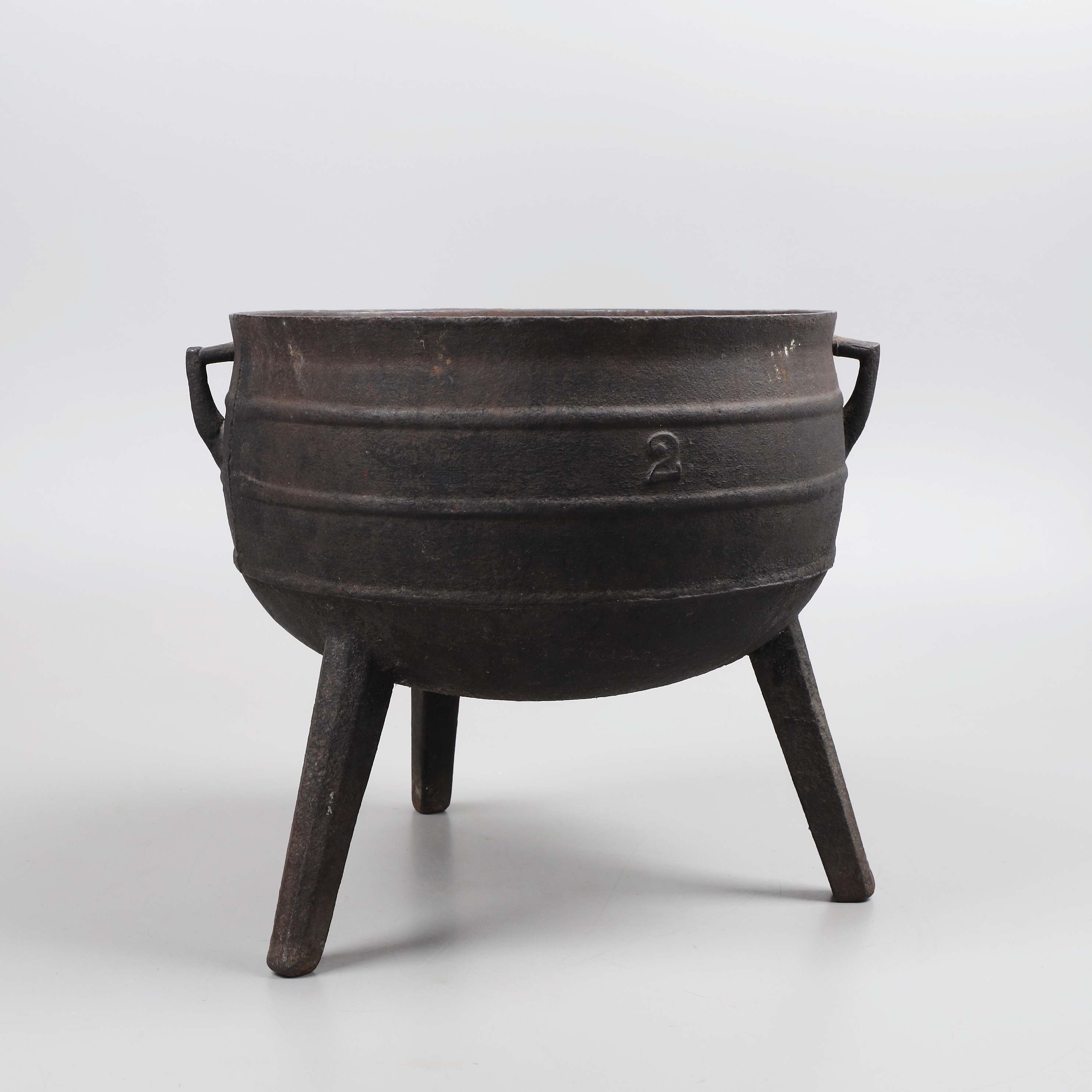 GRYTA, trebent, gjutjärn, 1800/1900-tal.