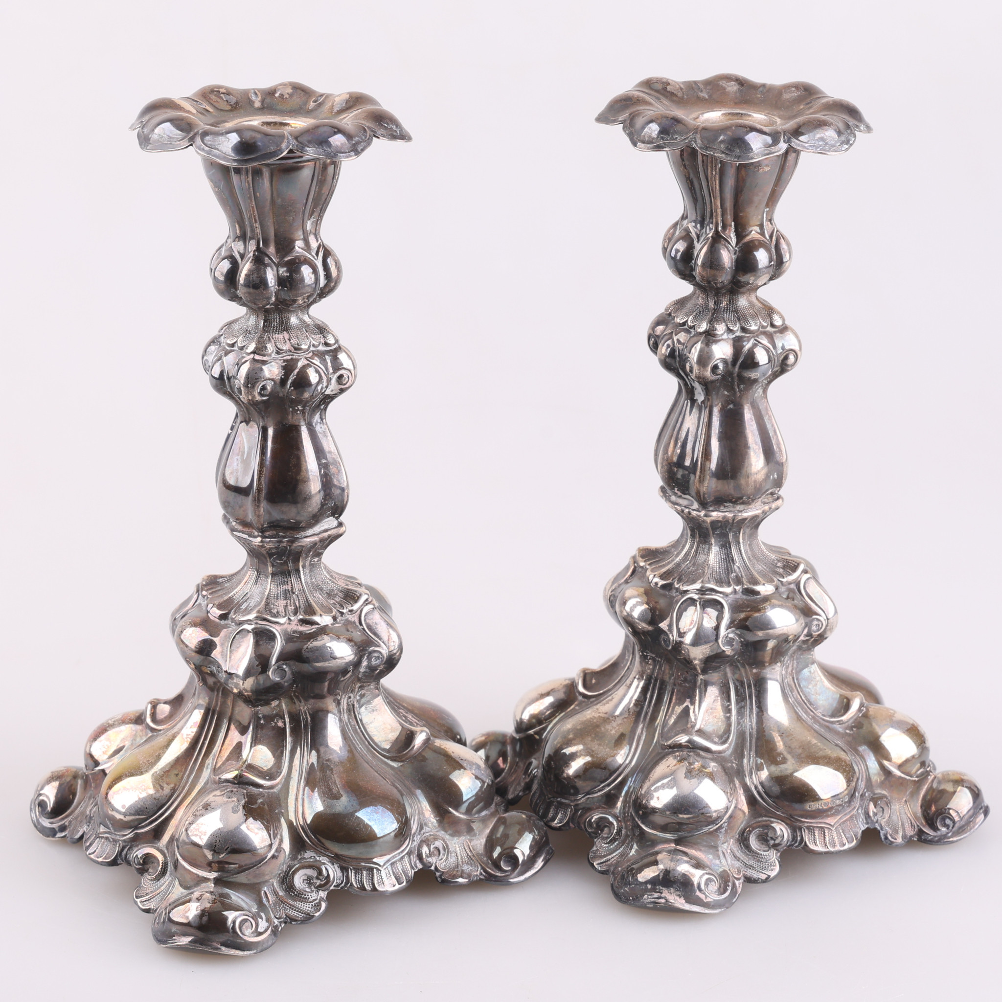 LJUSSTAKAR, ett par, nysilver, barockstil, 1900-tal.
