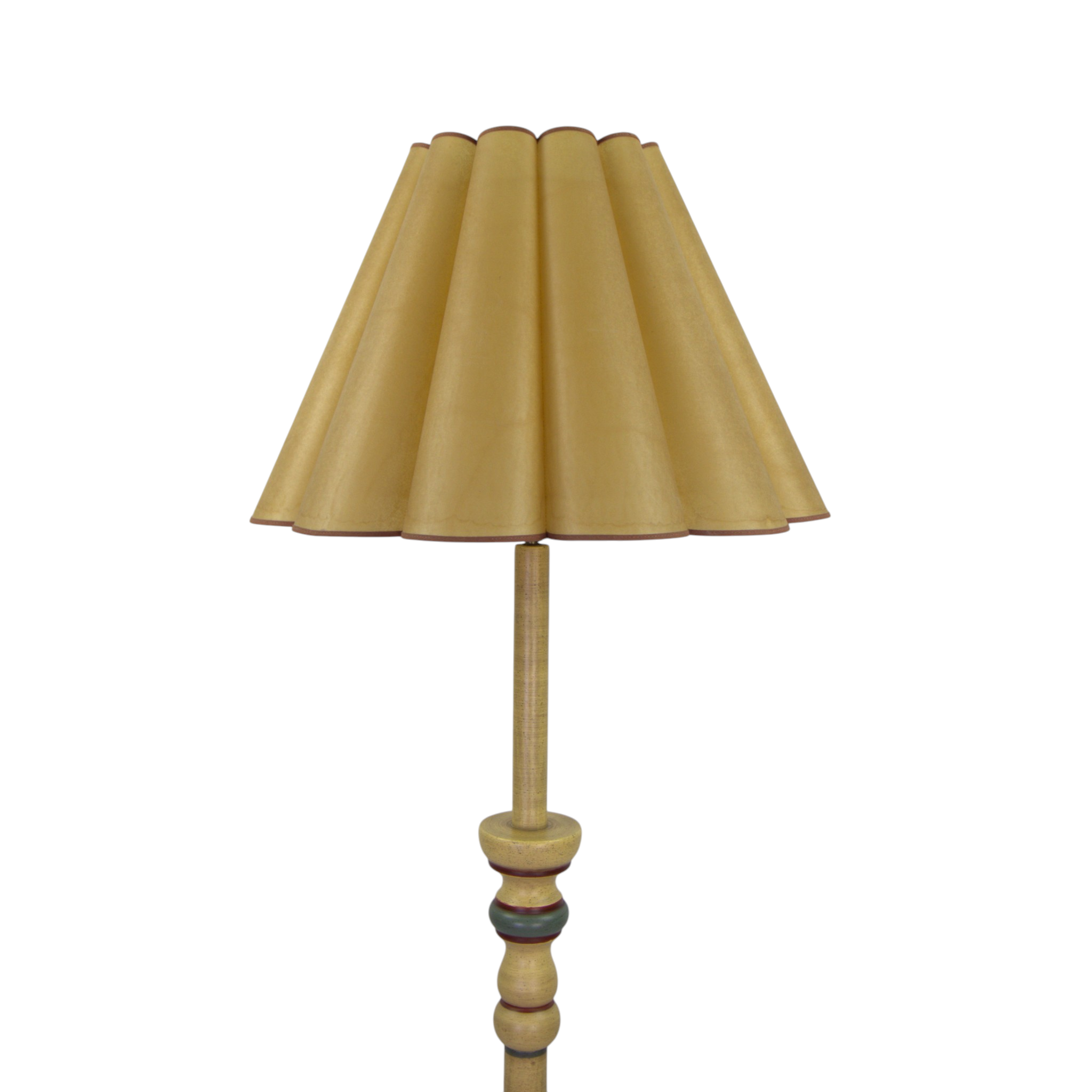 GOLVLAMPA, bemålat trä, skärm av skinn, nutida.