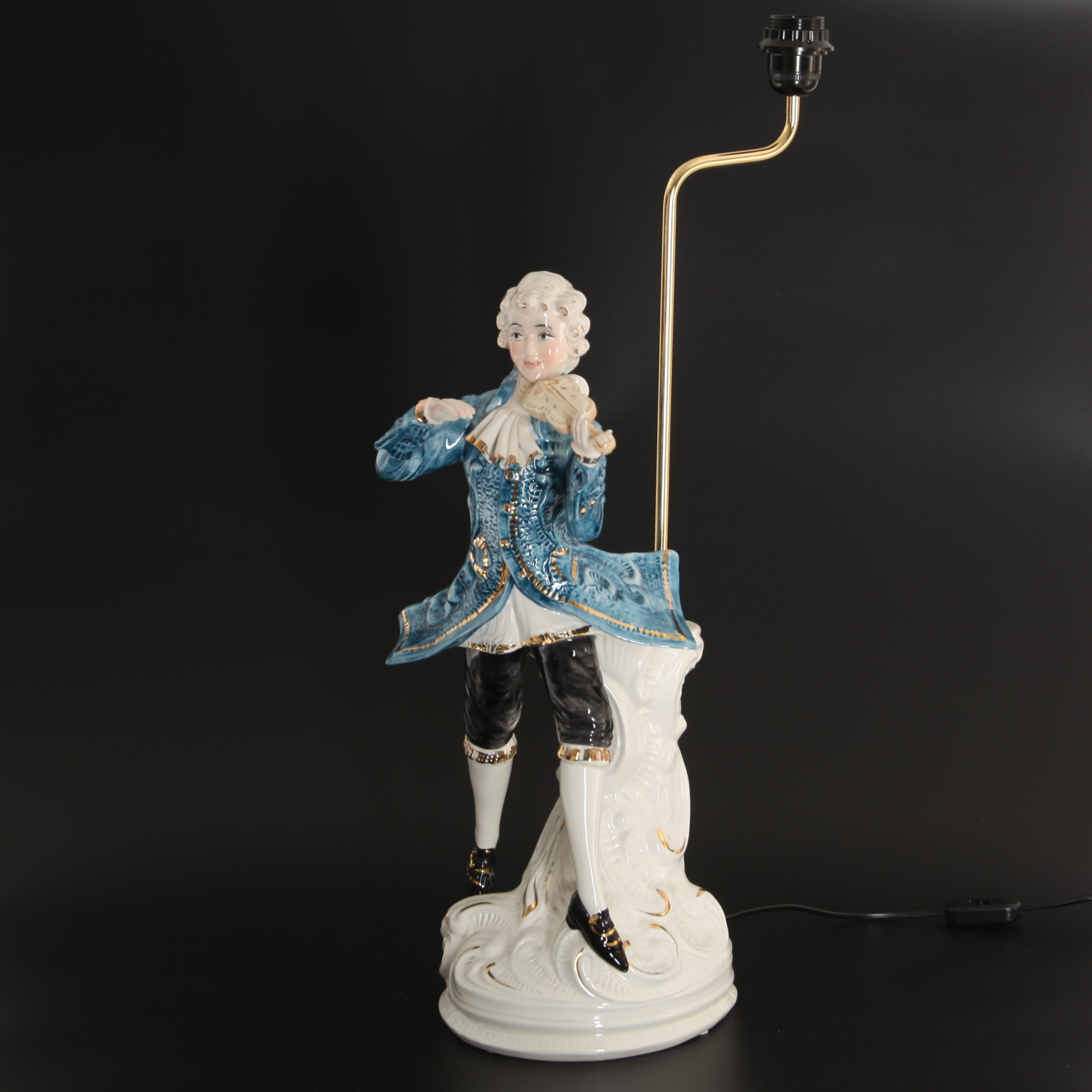 BORDSLAMPA, porslin, Italien 1900-talets senare del.