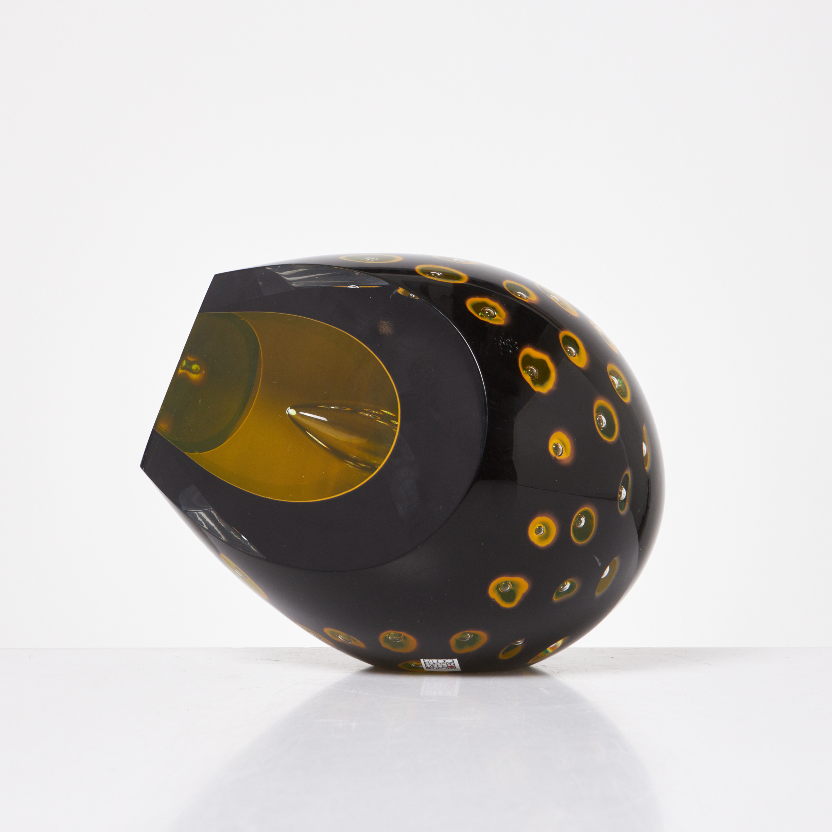 LENNART NISSMARK. Skulptur, "Discovery mini", undertill signerad, ettikettmärkt, Studio Glashyttan, Åhus, daterad 2014.
