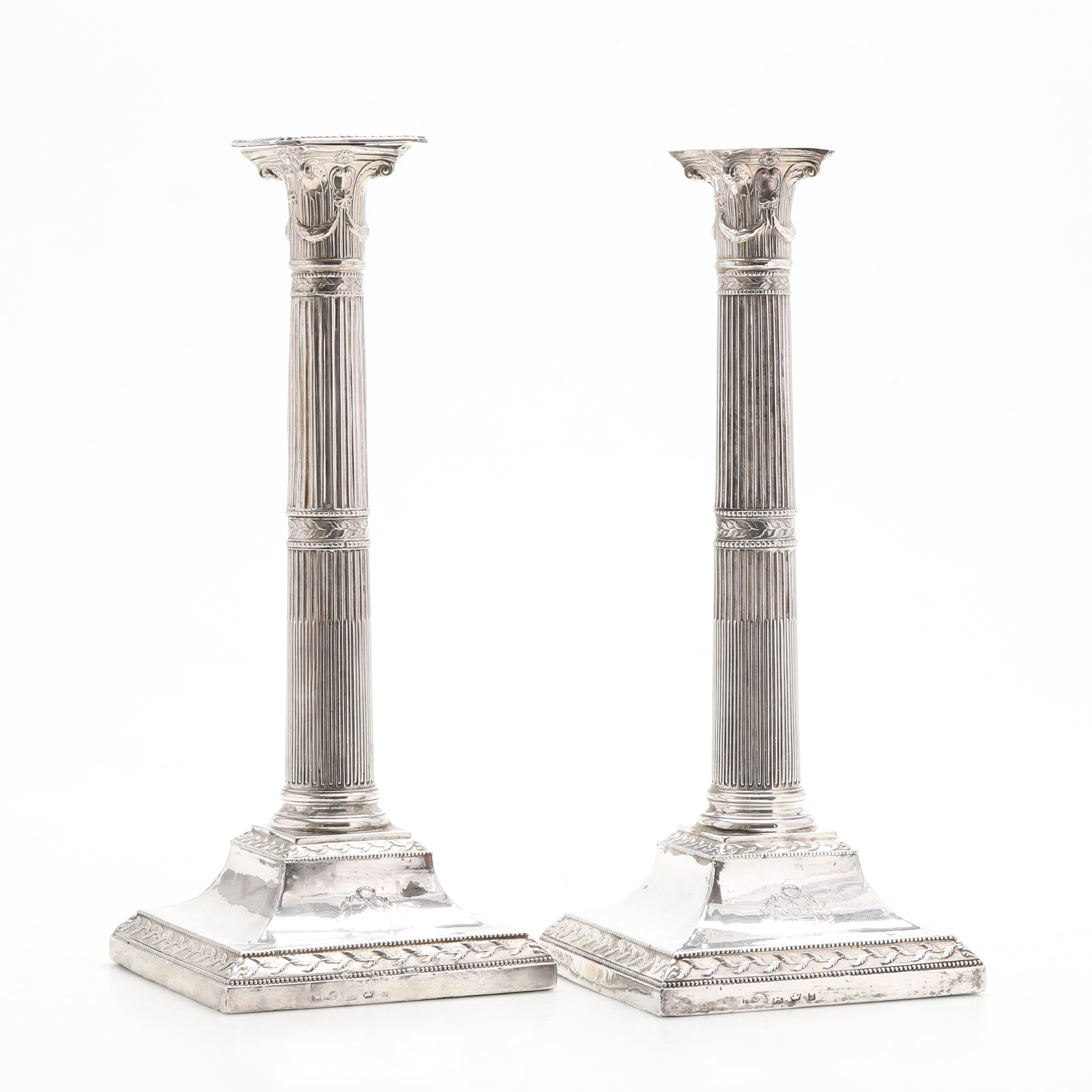 KOLONNLJUSSTAKAR, ETT PAR, STERLINGSILVER, JOHN PARSONS & CO, SHEFFIELD, 1784.