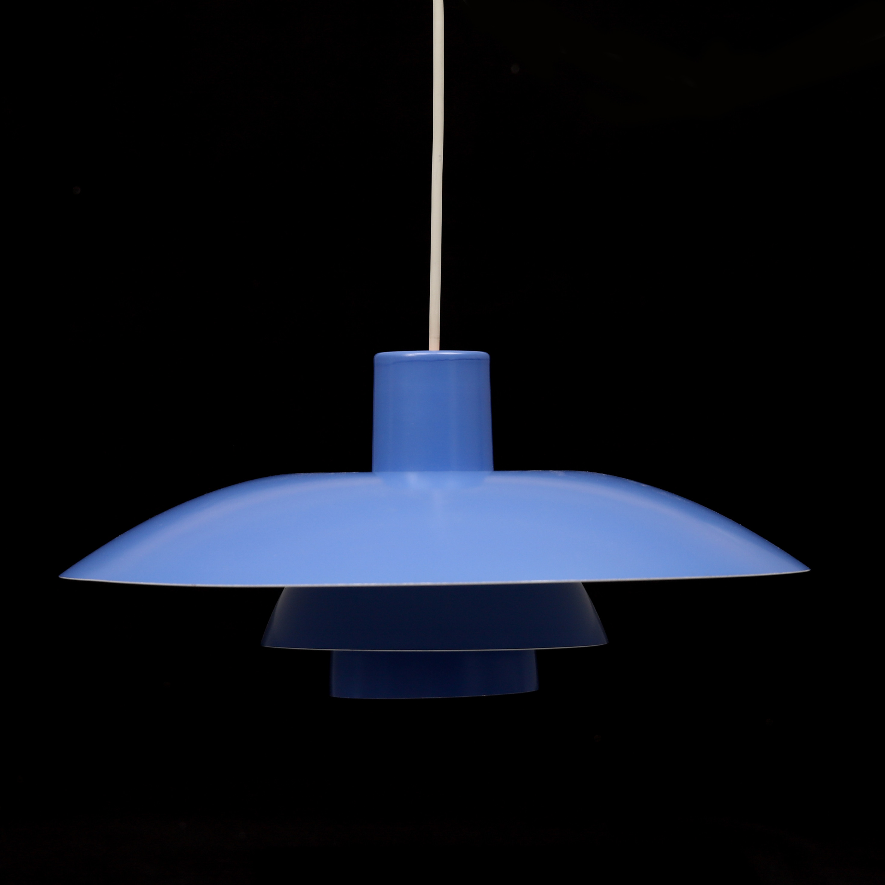 POUL HENNINGSEN. Taklampa, PH 4/3, lackerad plåt, Louis Poulsen, Danmark.