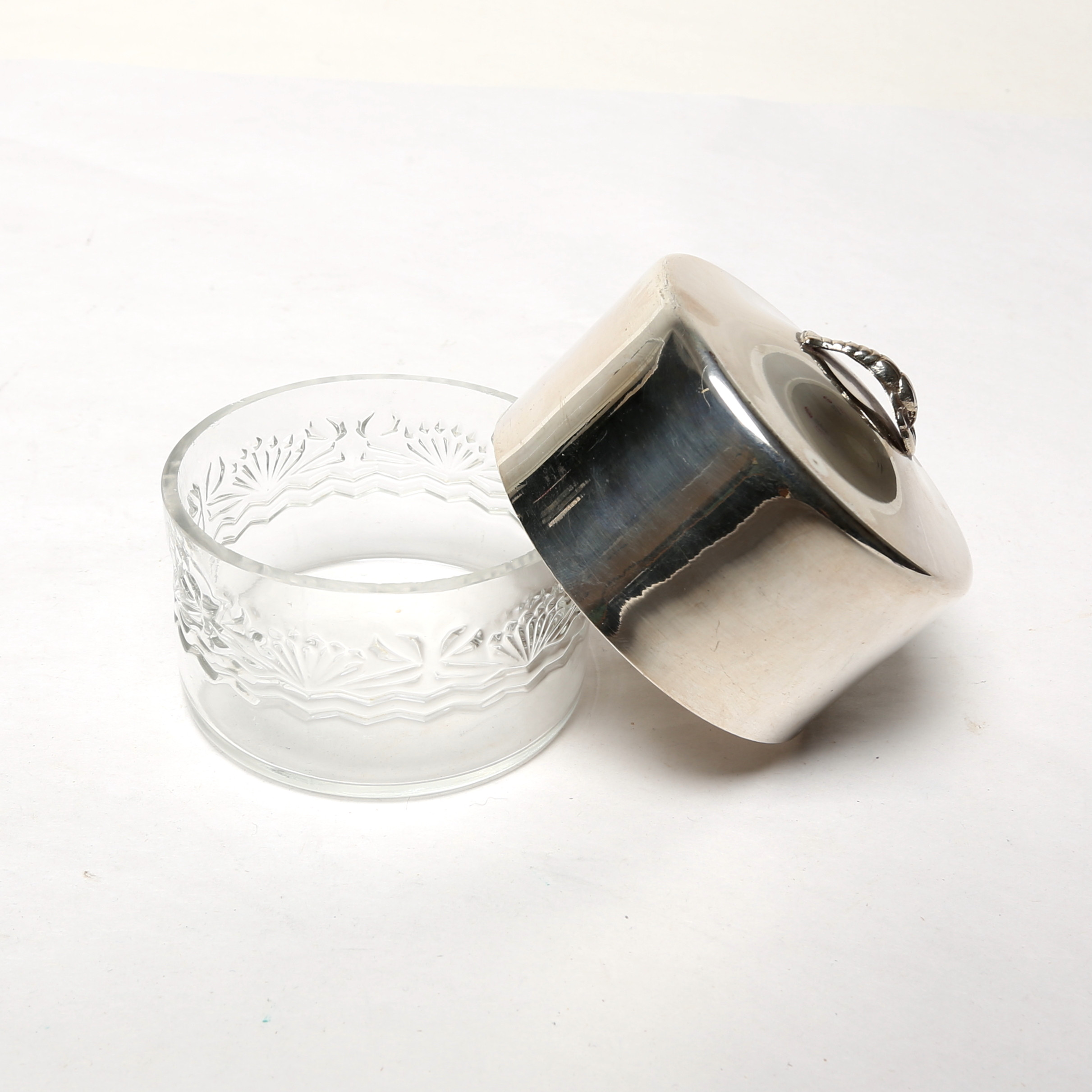 KAVIARBURK, metall/glas, ostäplad.