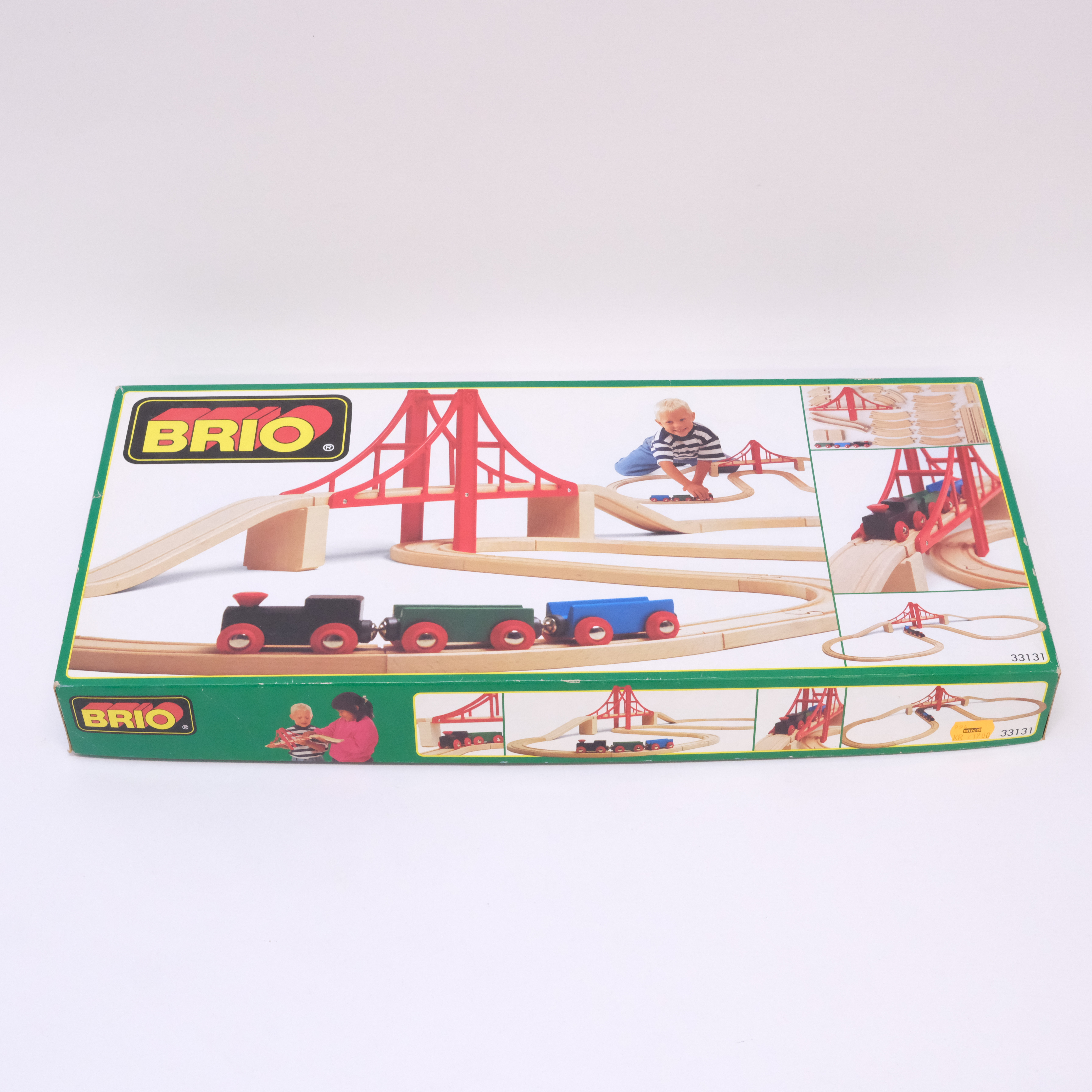 BRIO,JÄRNVÄG MED TÅG OCH BRO, NR 33131.