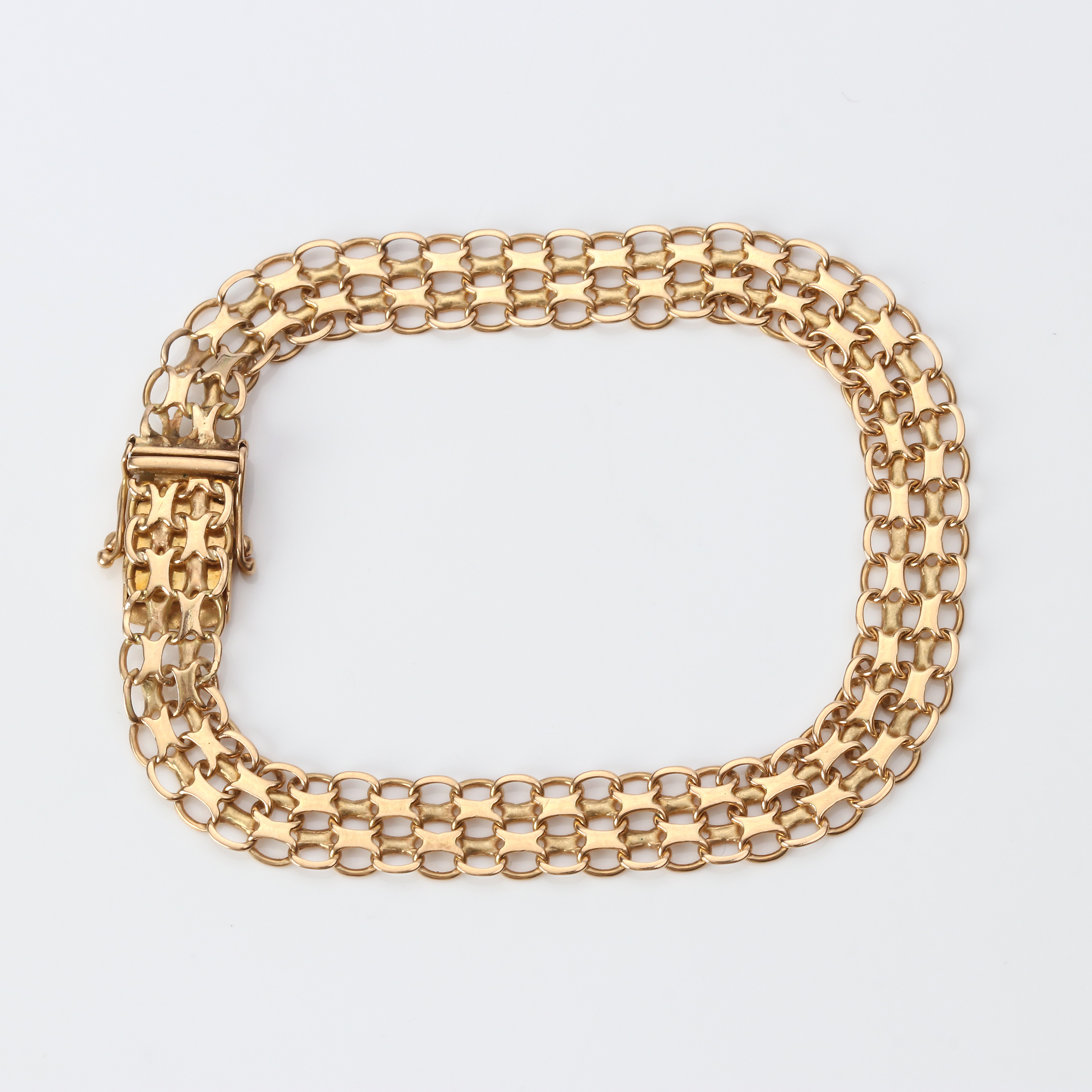 ARMBAND, X-LÄNK. 18k guld, vikt ca 15,0 gram.