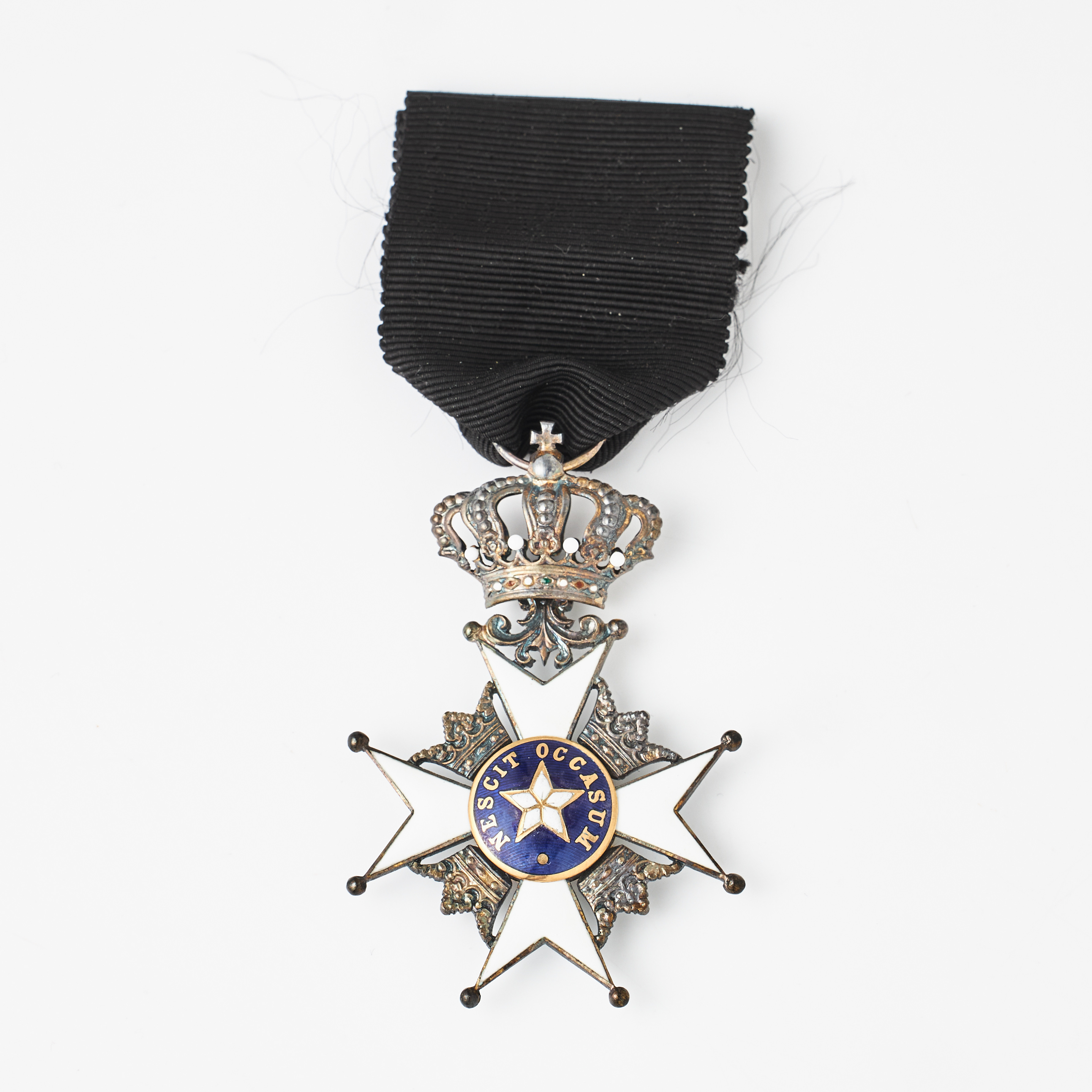 NORDSTJÄRNEORDEN, silver, vit och blå emaljdekor, "Nescit Occasum", svart ripsband.