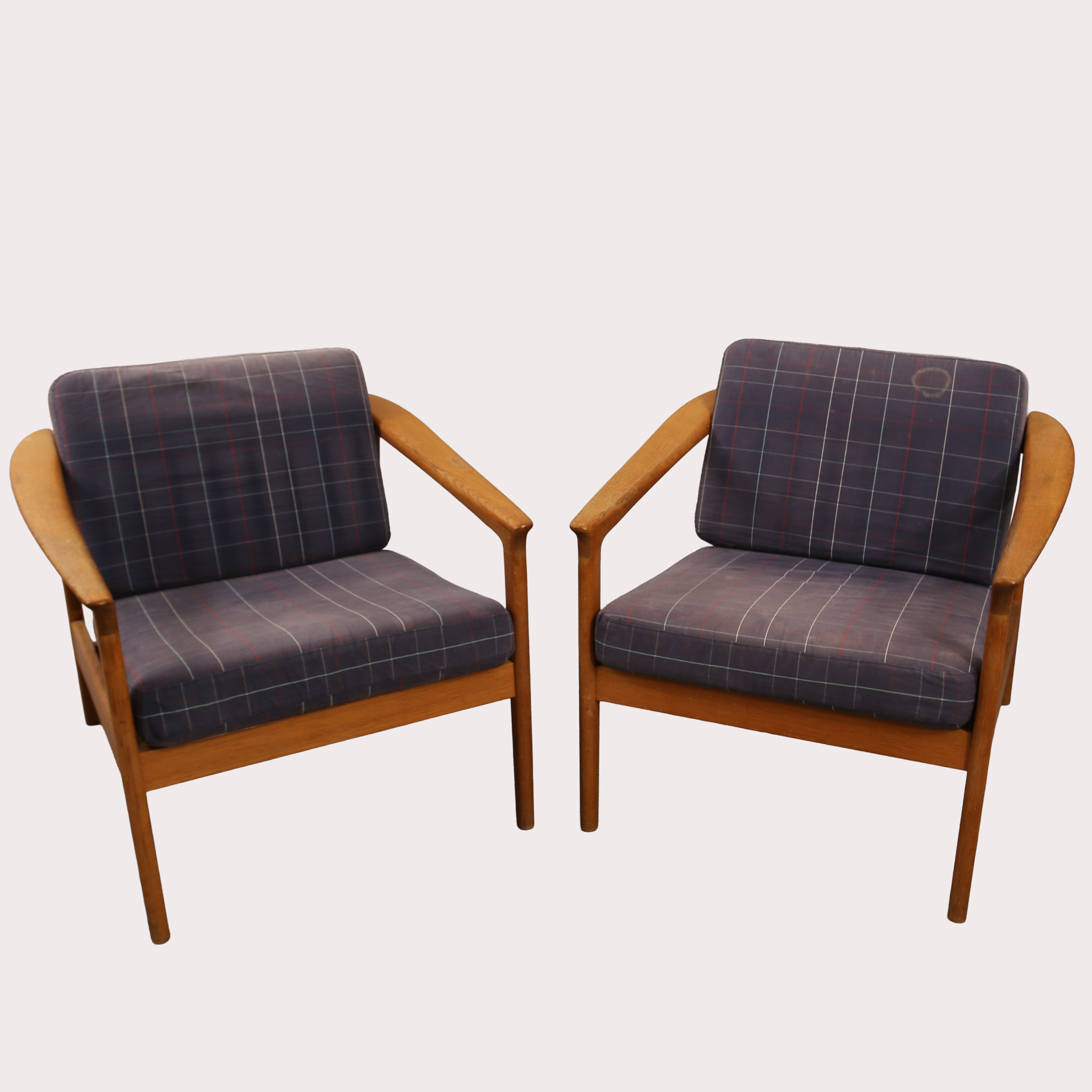FOLKE OLSSON. Fåtöljer, ett par, ek, Bodafors, brännmärkta, 1960-tal.