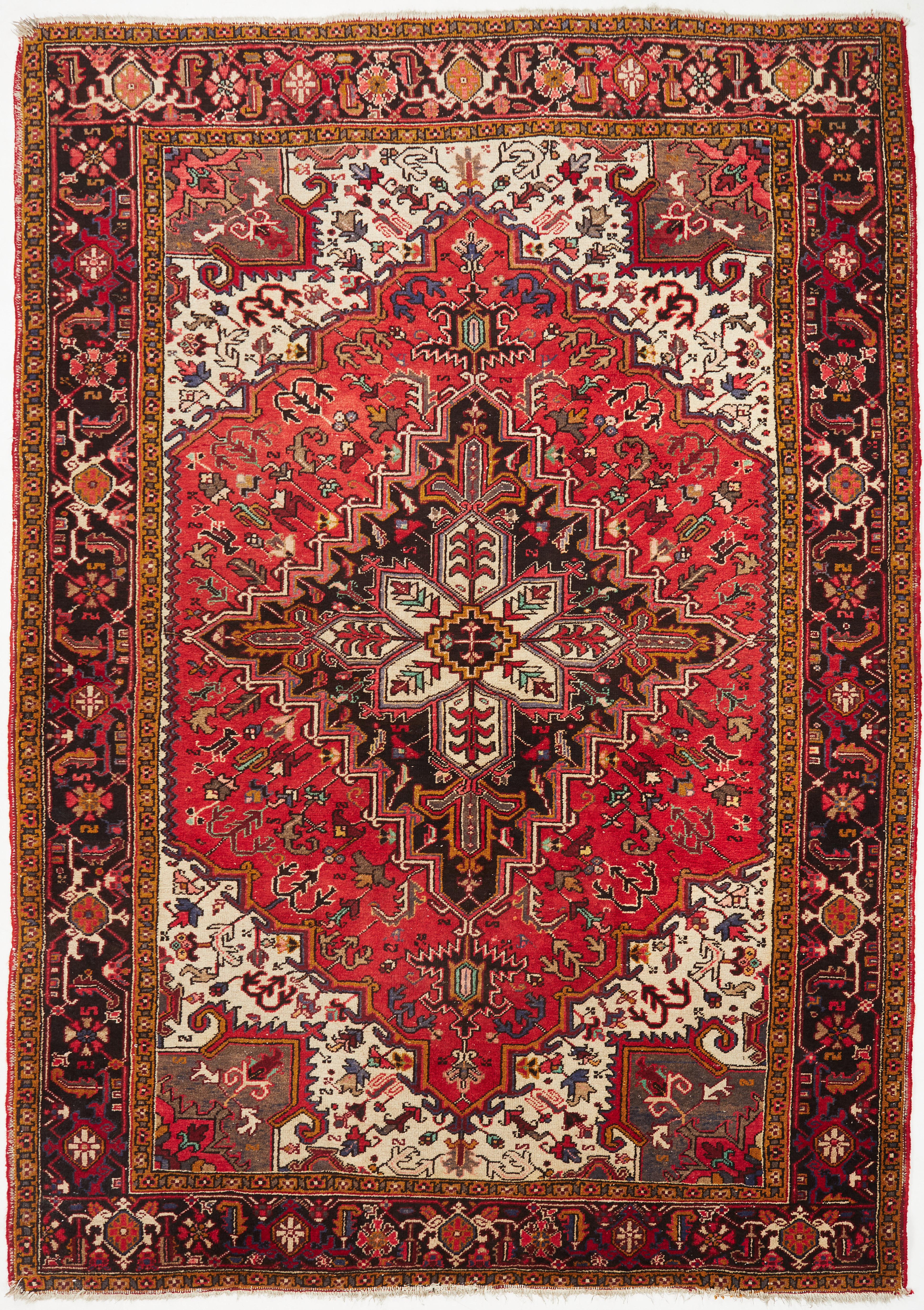 ORIENTMATTA. Heriz, Persien, ca 305x215 cm.