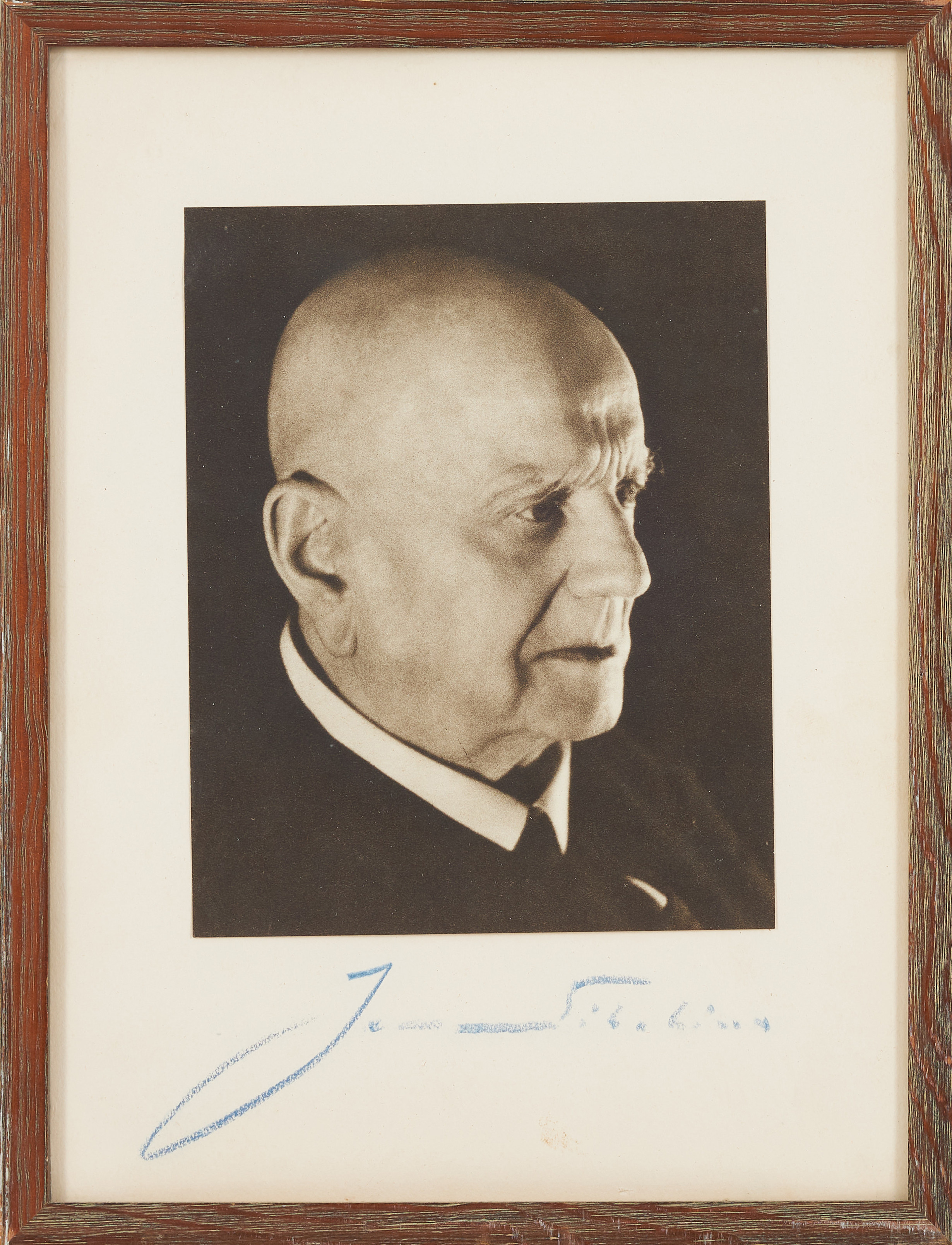 JEAN SIBELIUS. Signatur, krita på papper, monterat fotografi ovan.