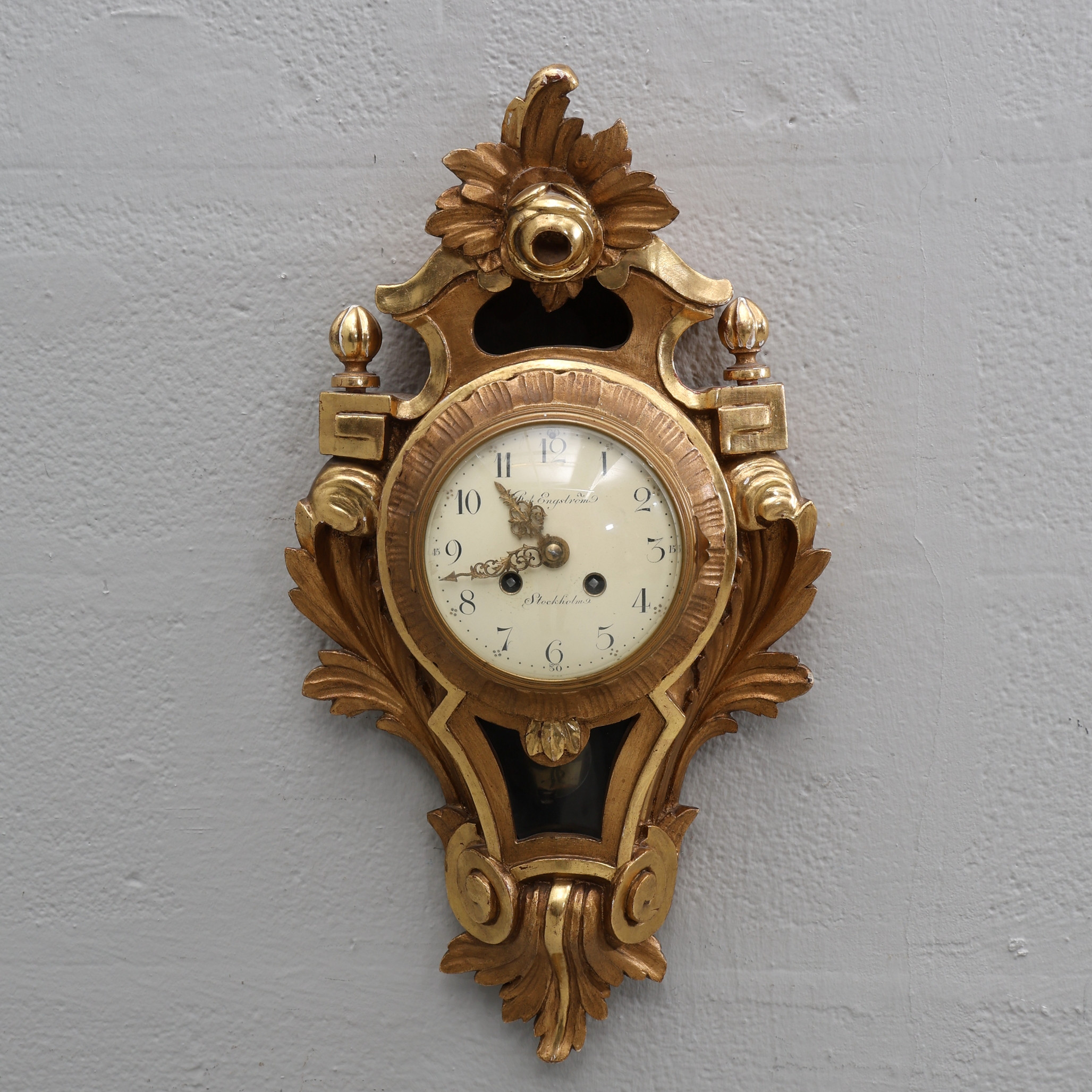 VÄGGUR / PENDYL, Rob. Engström Stockholm, förgylld, 1900 talet mitt.