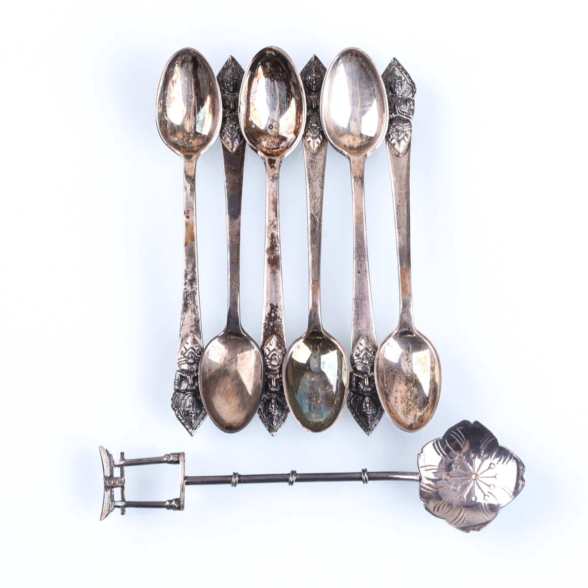 Silverskedar, 6+1, sterling, vikt 53,54 gram.