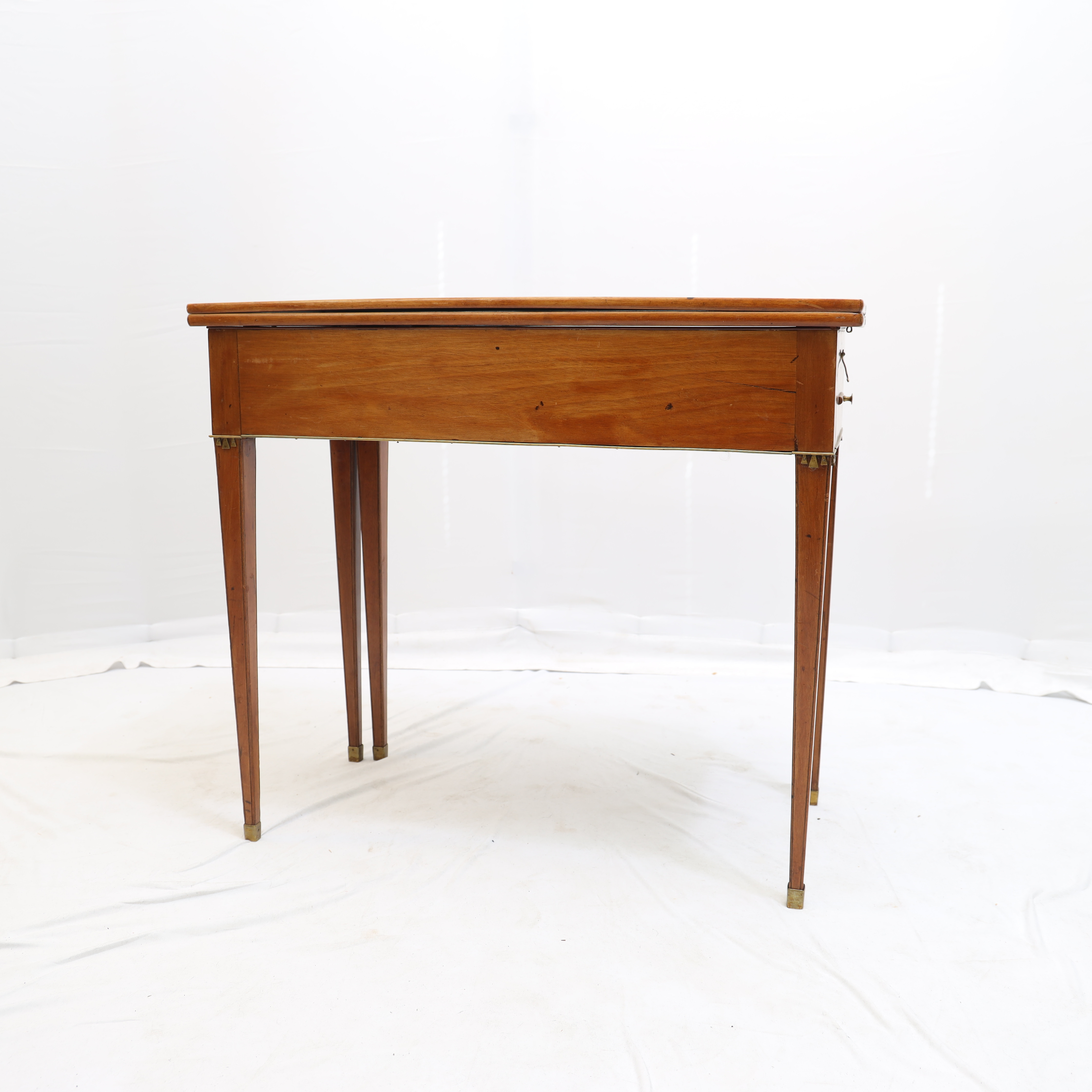 SPELBORD, sengustavianskt Stockholmsarbete 1800-talets början.