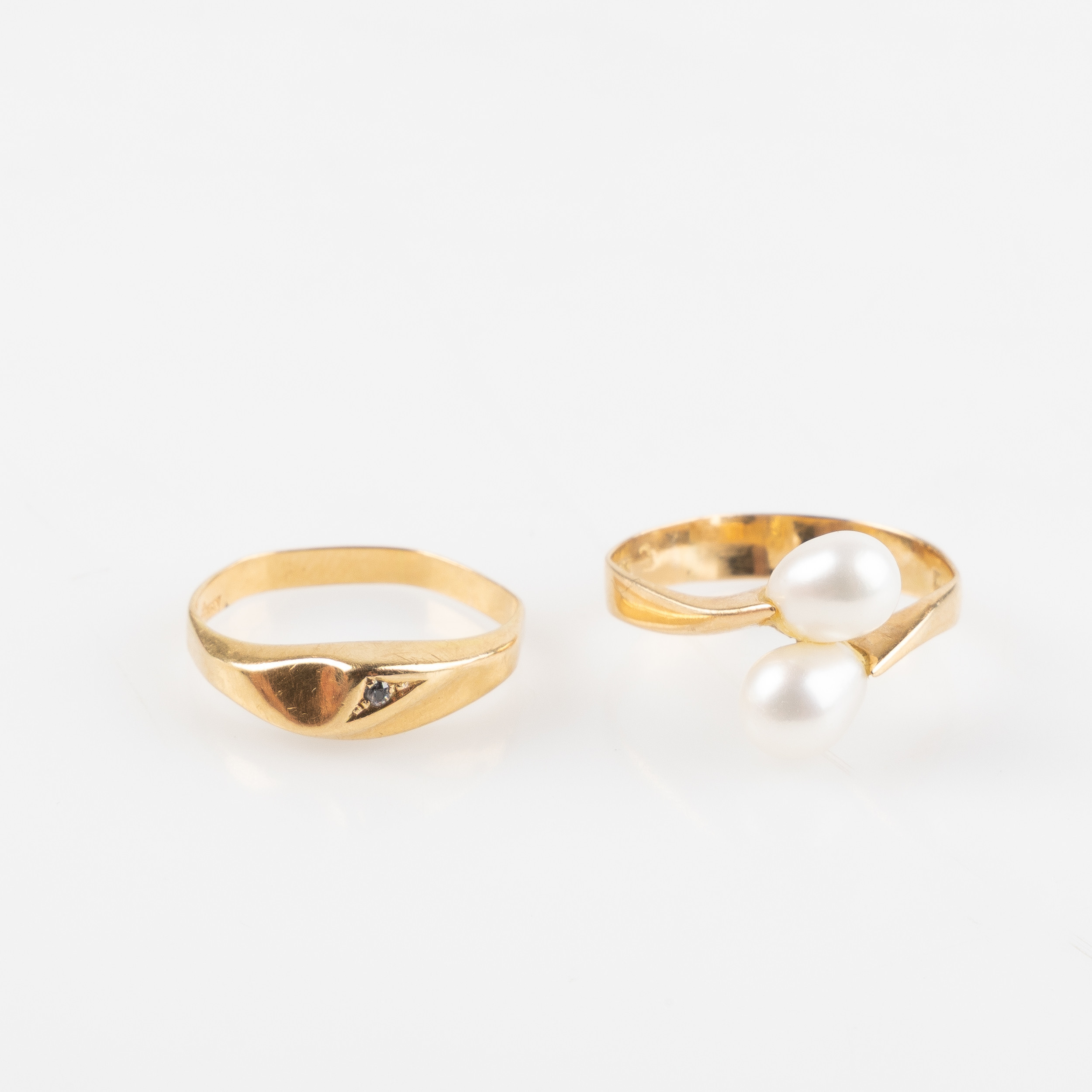 RINGAR, 2 st. 18K guld.