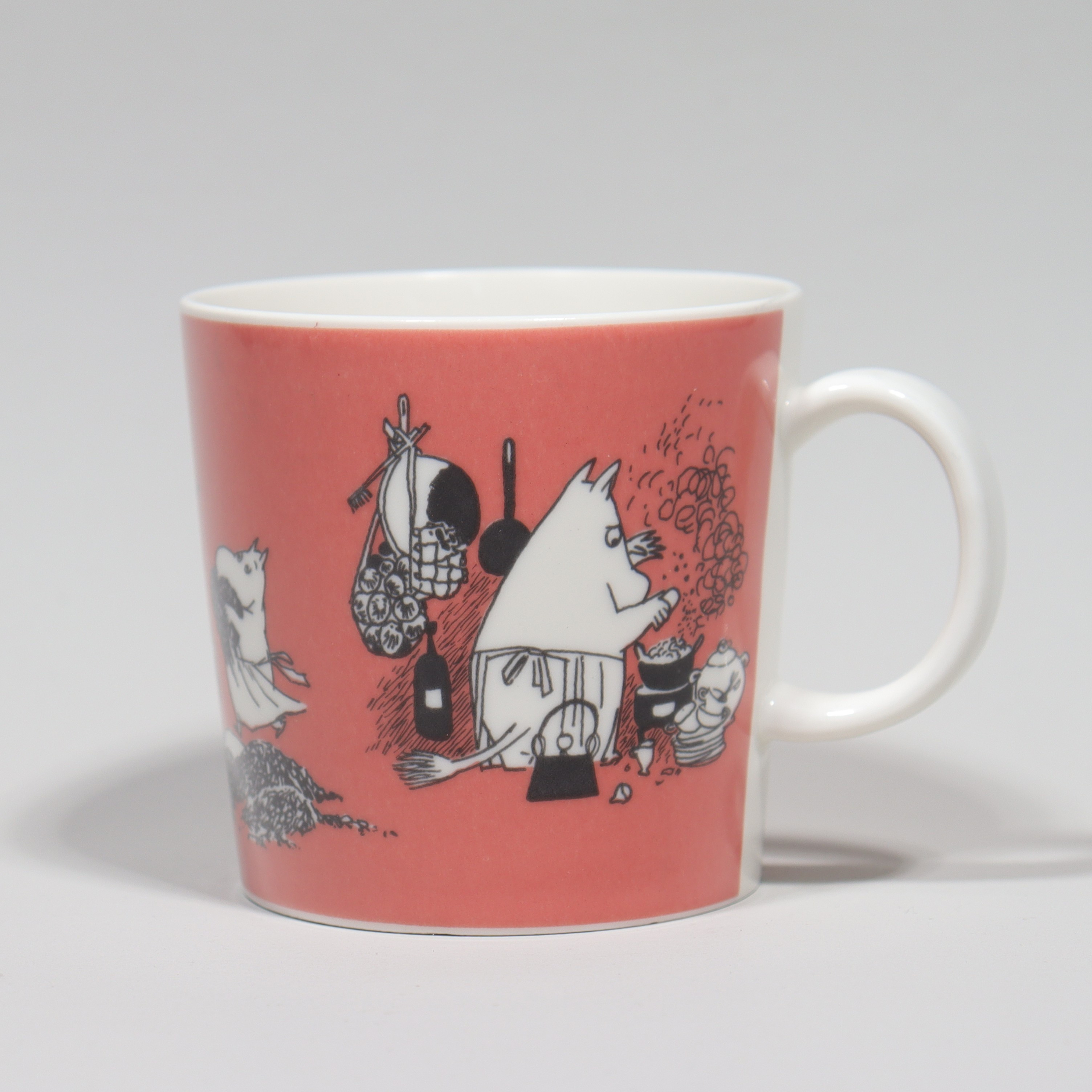 MUMINMUGG, "Mugg mörkrosa, Muminmamman", Arabia, 1991-1999.