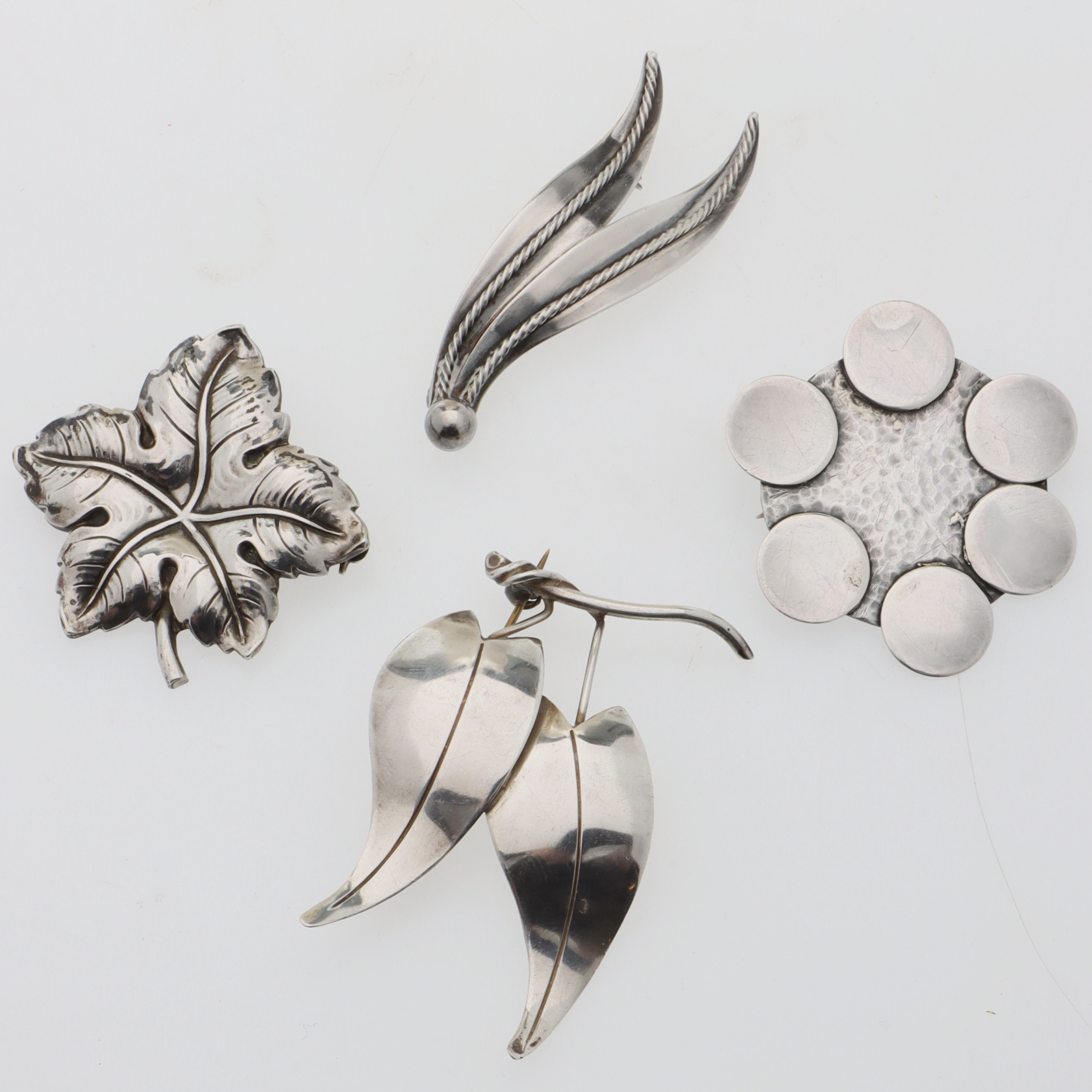 BROSCHER, 4 st, silver.