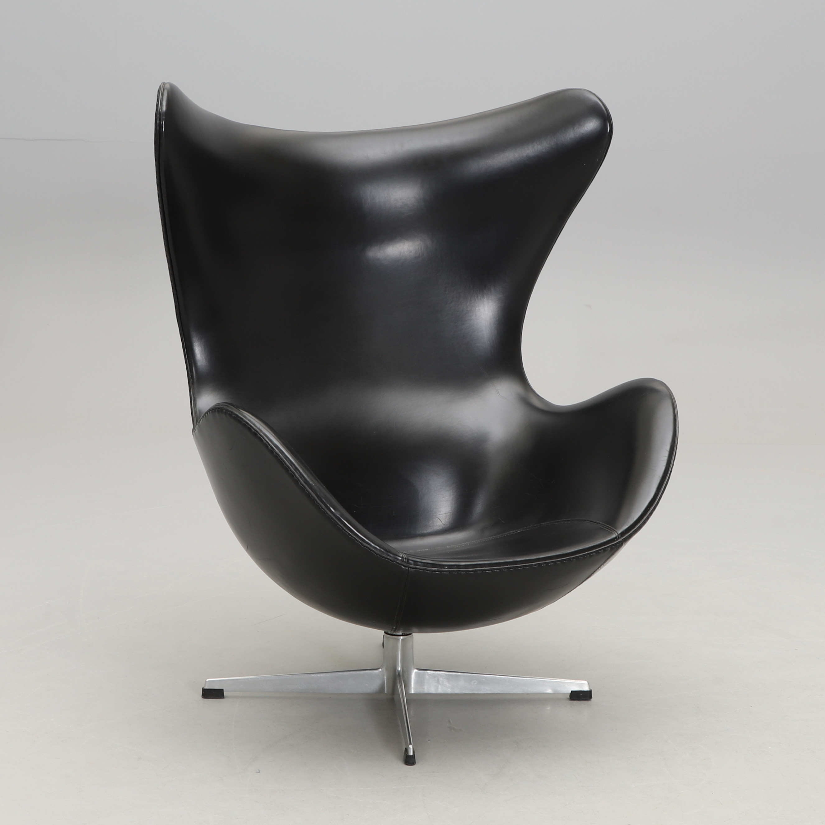 ARNE JACOBSEN. Fåtölj, "Ägget", Fritz Hansen, Danmark, 1963.