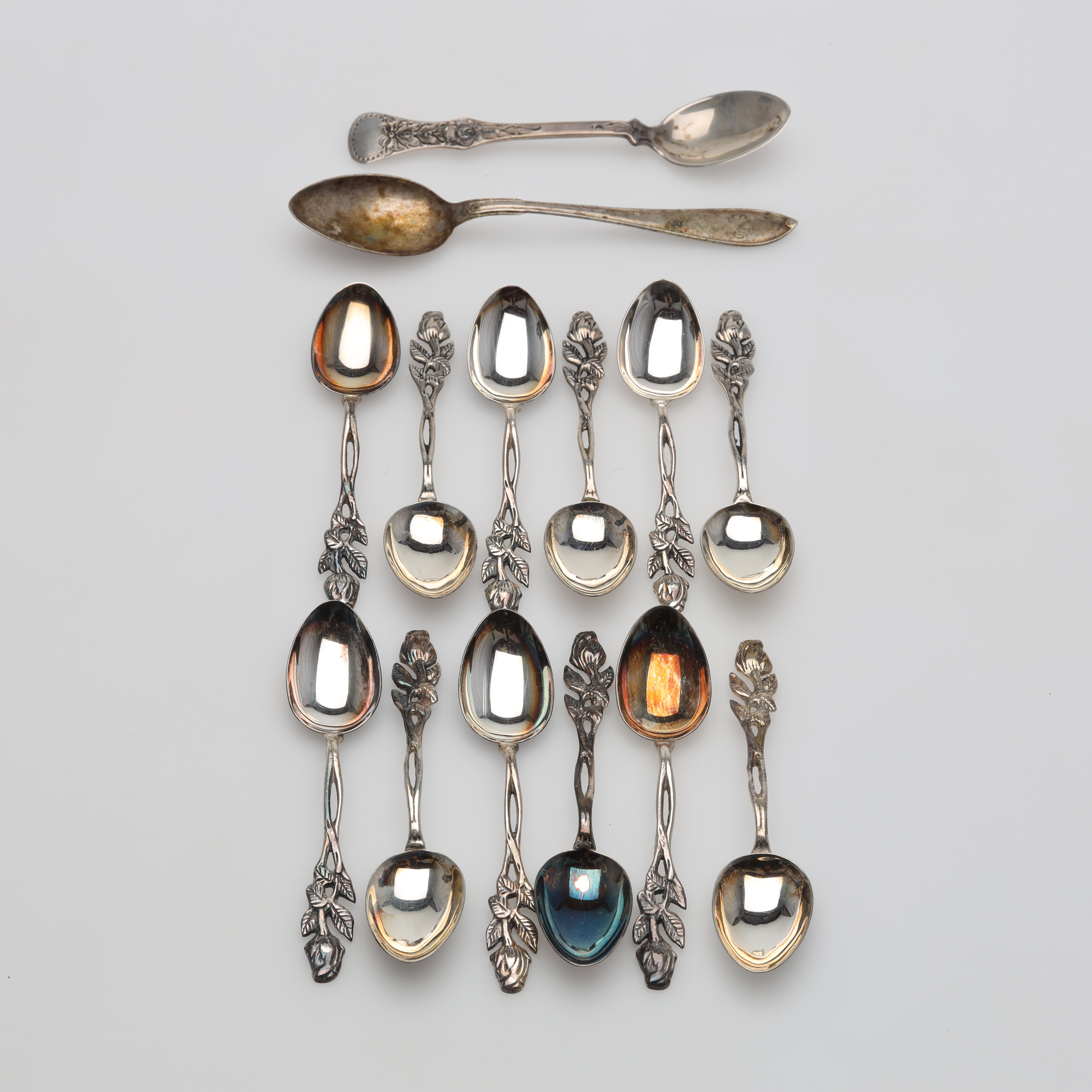 KAFFESKEDAR 14 stycken silver vikt ca 95,5 gram.
