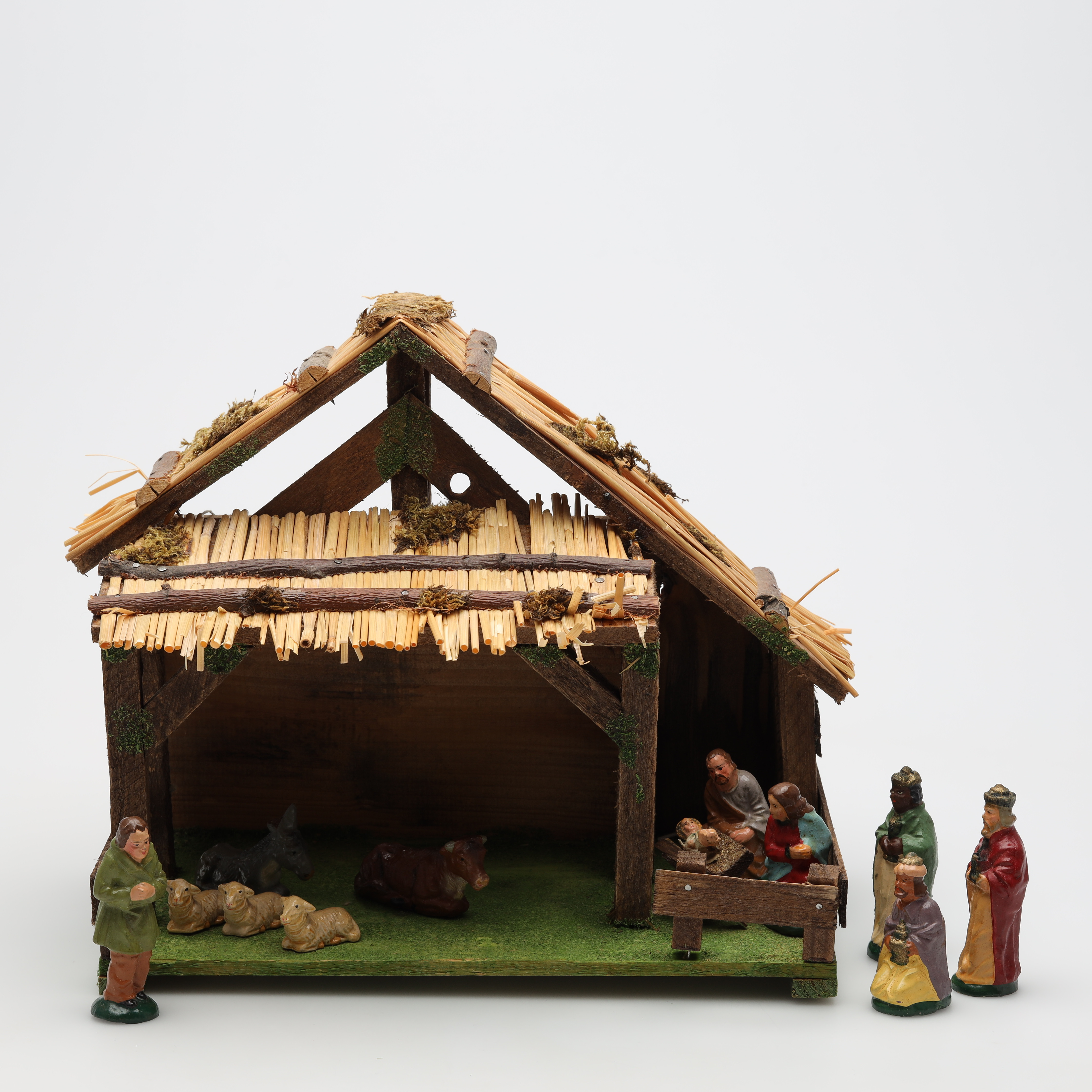 JULKRUBBA med 12 figurer 1900-talets mitt.