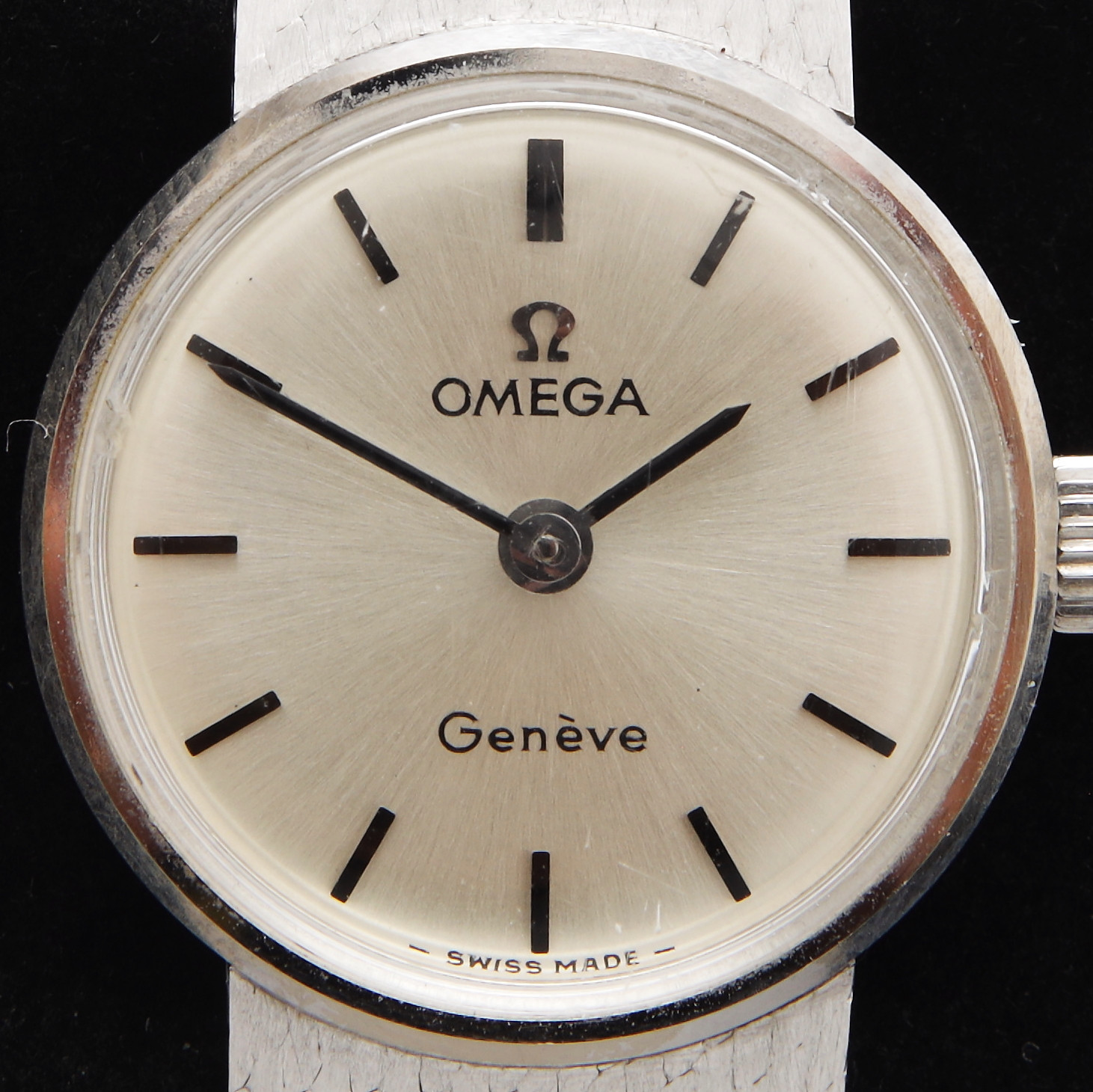 DAMARMBANDSUR, vitguld, 18K, Omega, totalvikt 33,50 gram.