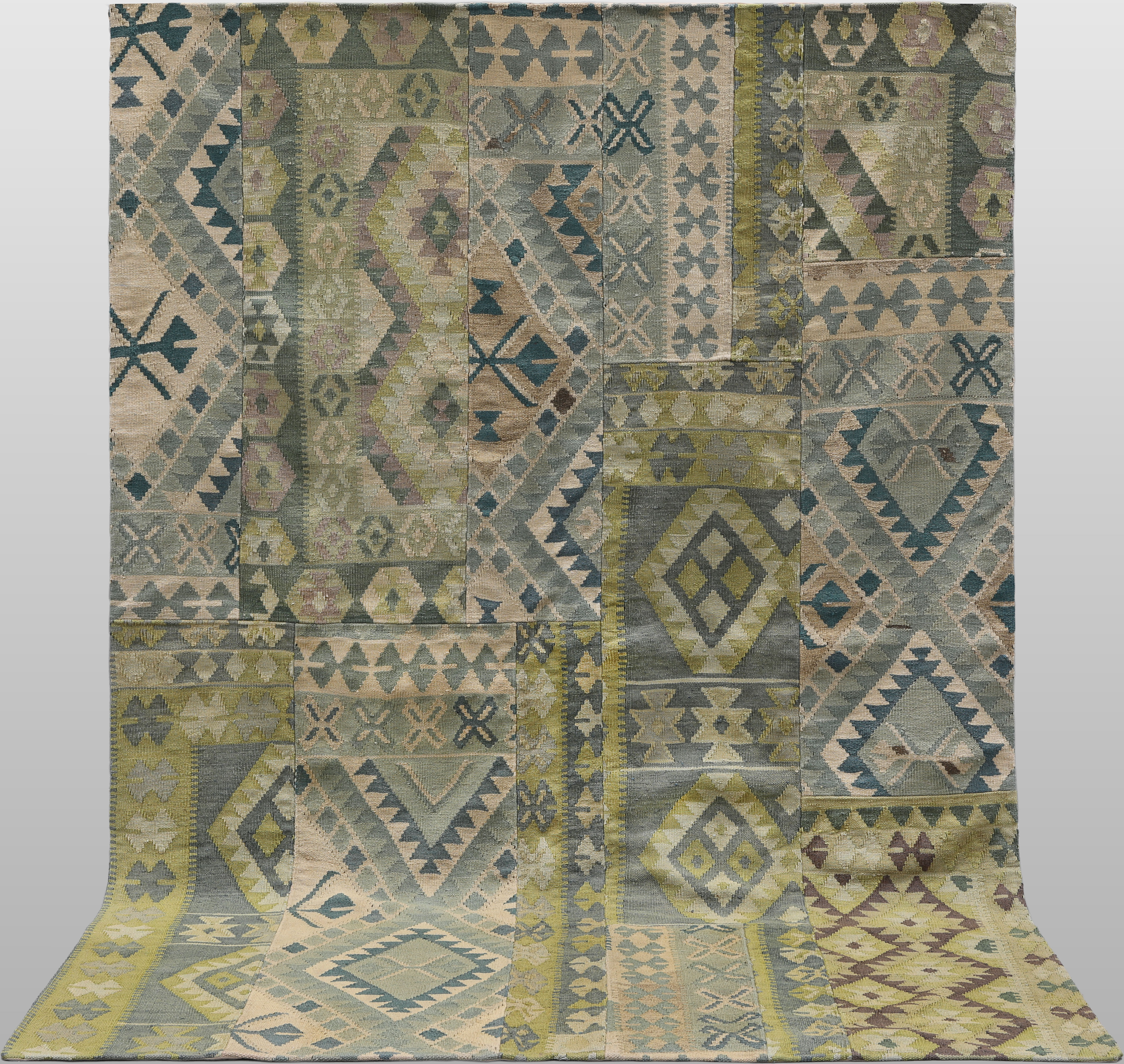 ORIENTMATTA. Kelim Patchwork med bomullsfodral på baksidan, 239 x 173 cm.