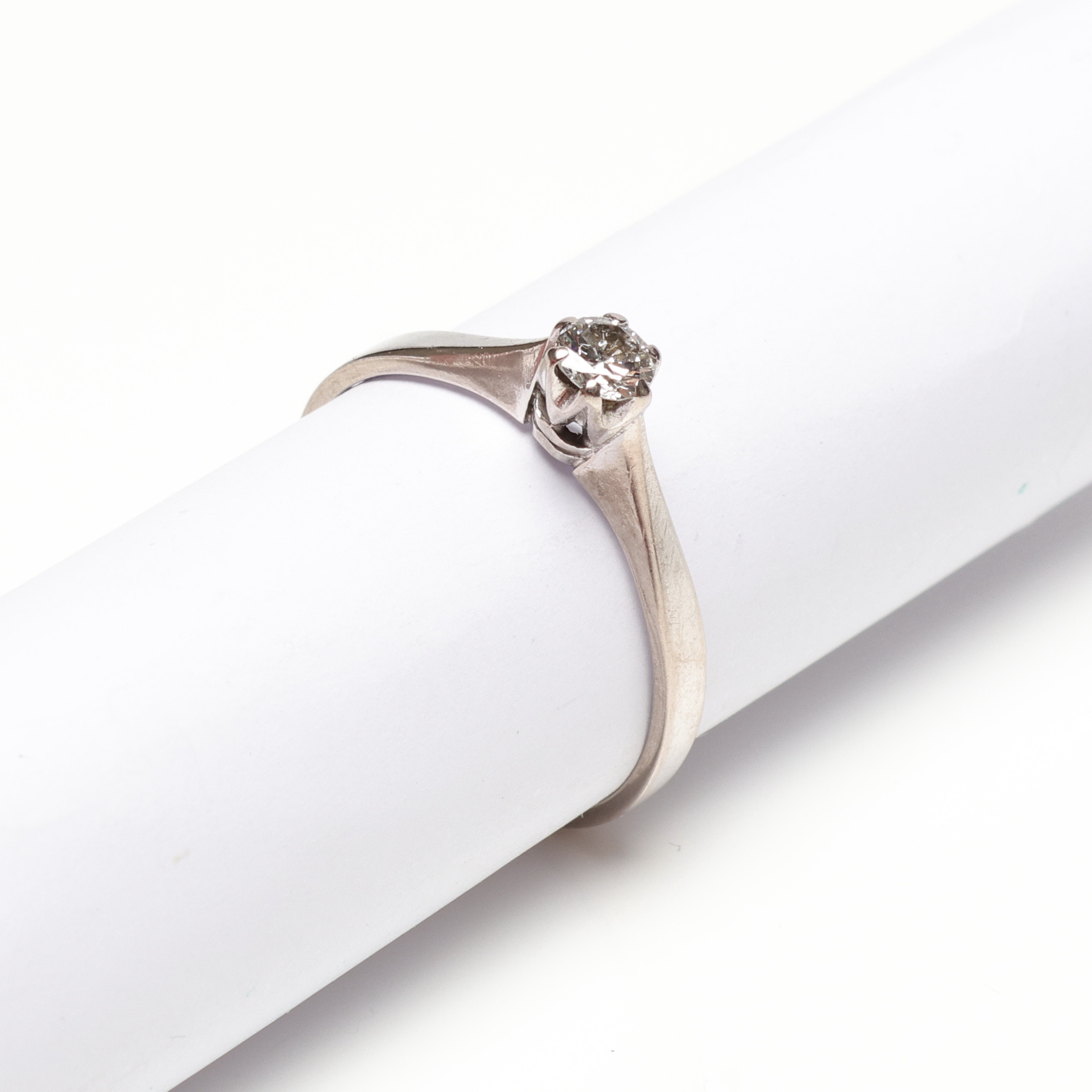 ENSTENSRING, vitguld, 18k, ca 0,22ct, ca 2,6 gram.