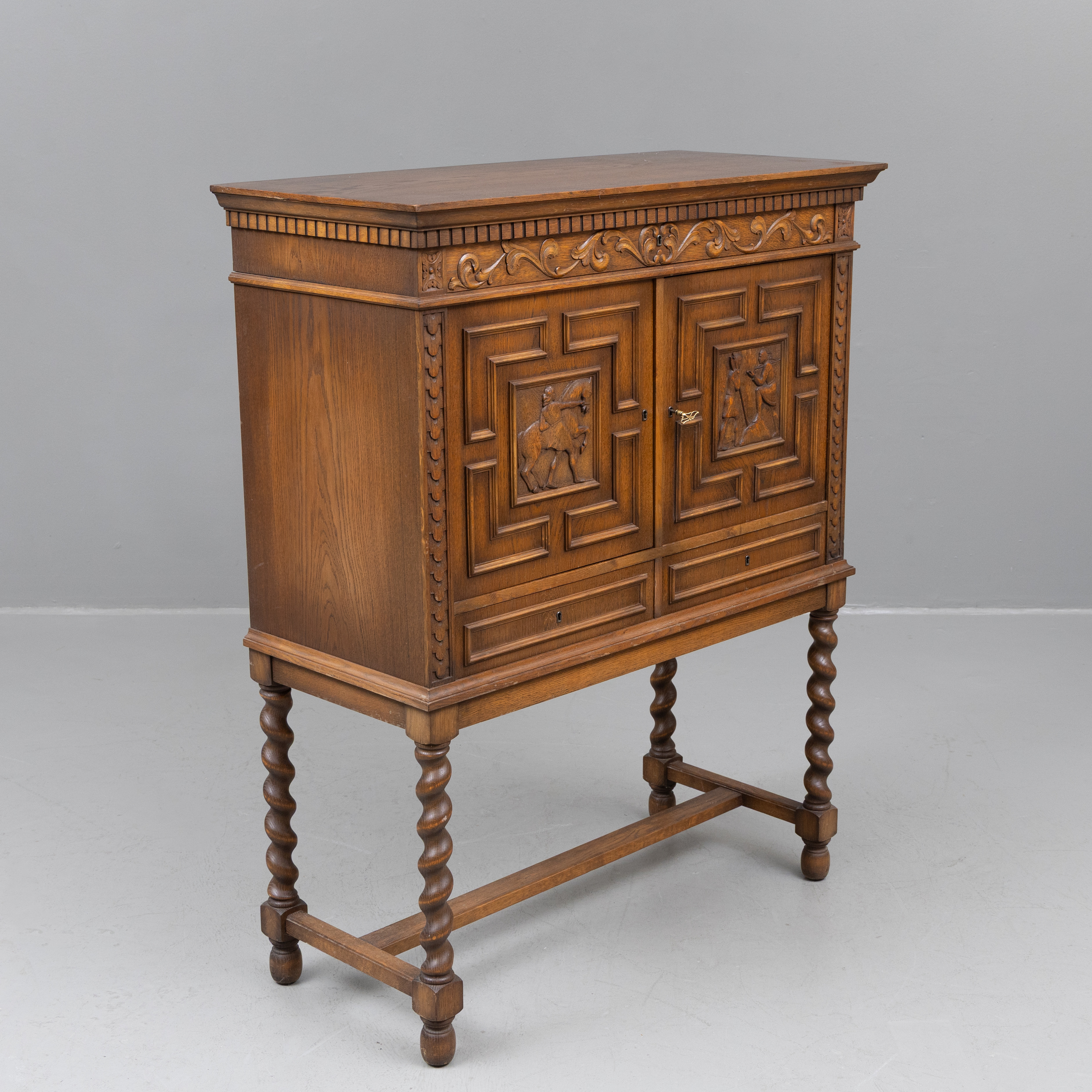 SKÄNK, ek, barockstil, 1900-talets mitt.