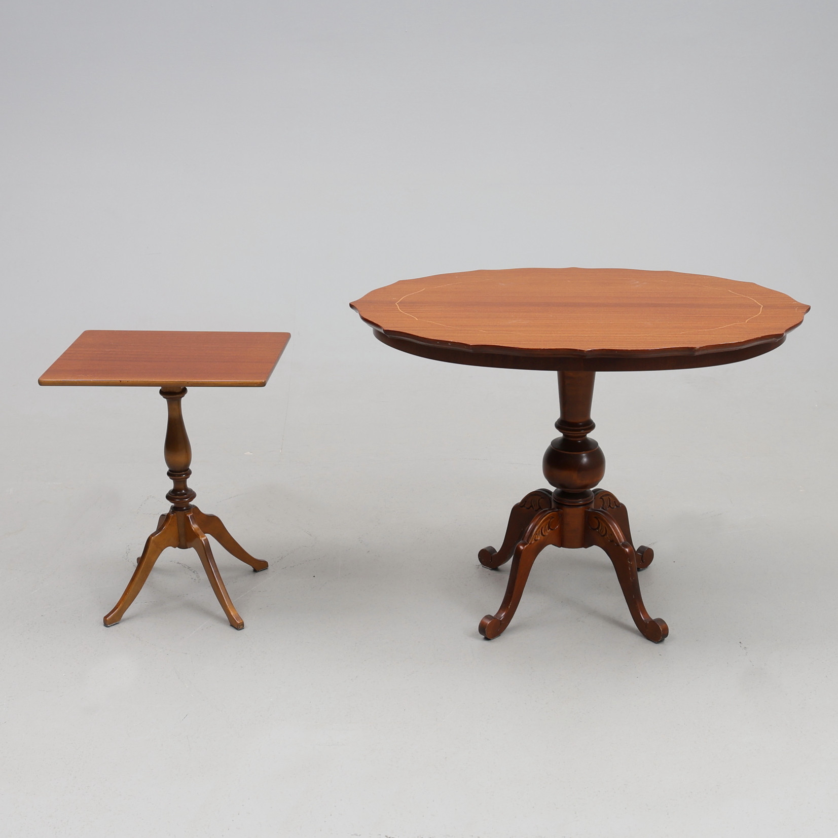 BORD, och sidobord mahogny, 1900-tal.