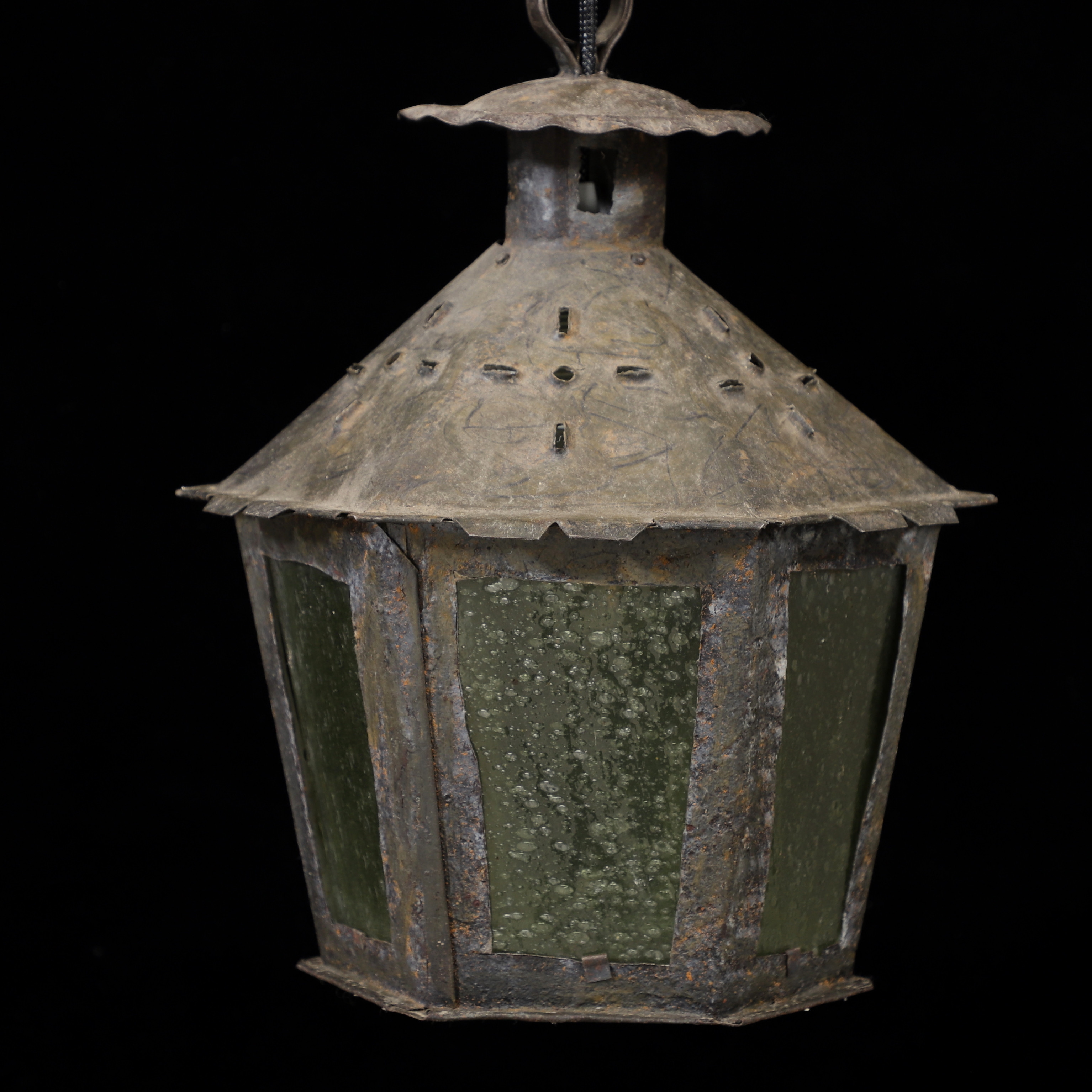 TAKLAMPA, lyktmodell, plåt, 1900-talets mitt.