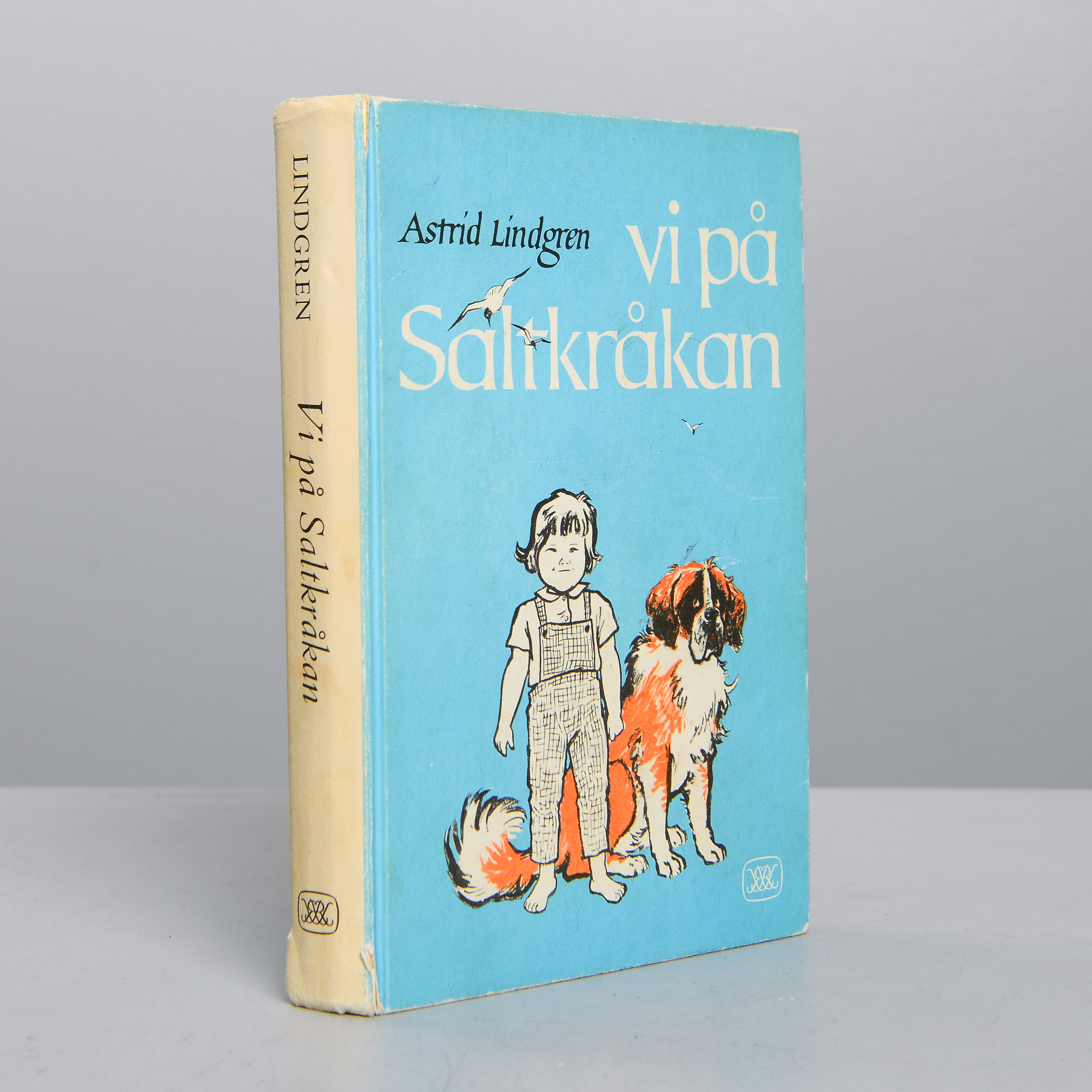 ASTRID LINDGREN. Vi på Saltkråkan, originalupplagan med dedikation från författaren, Rabén & Sjögren, Stockholm, 1964.