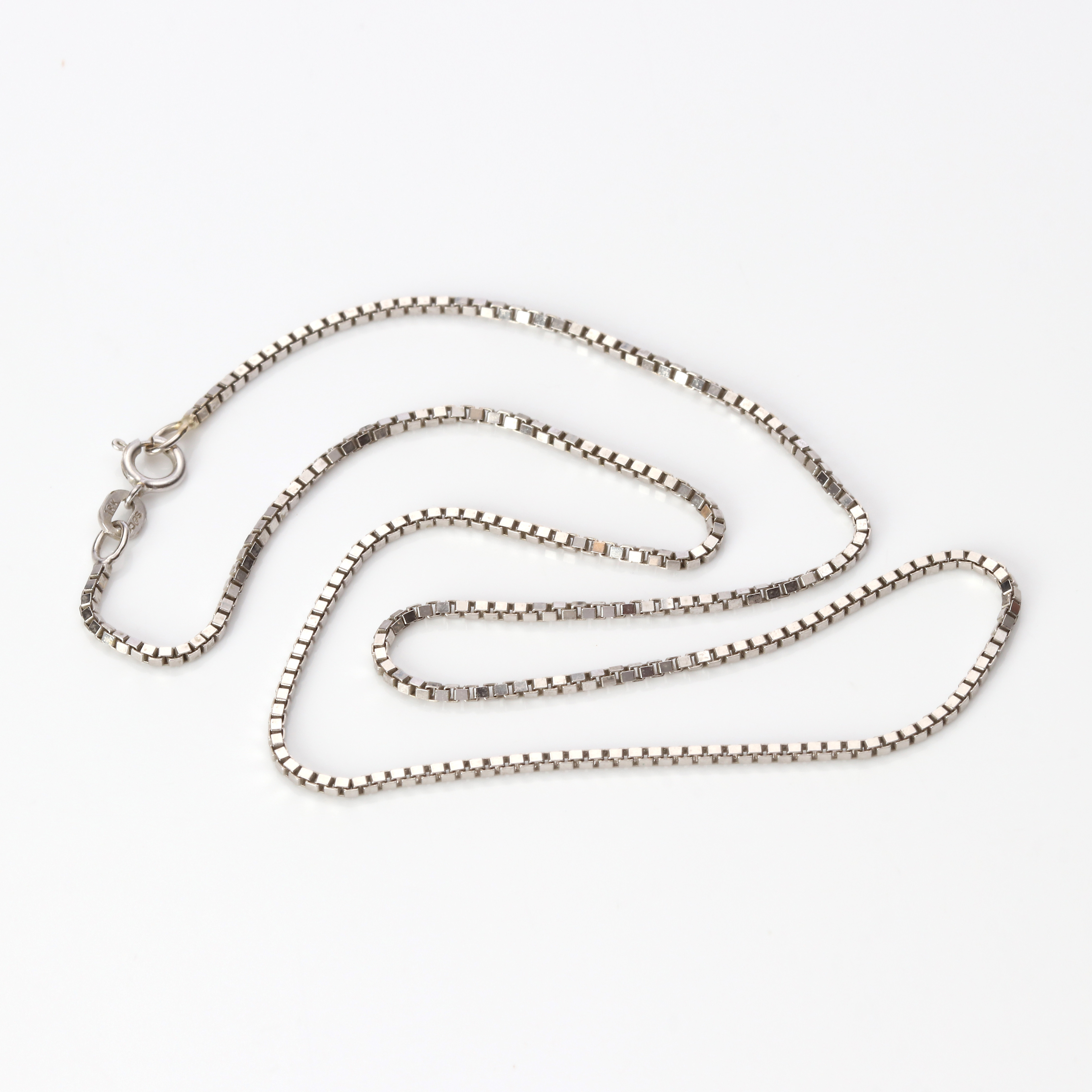 HALSBAND, VENETIALÄNK. 18k vitguld, Balestra, Italien. Vikt ca 5,9 gram.