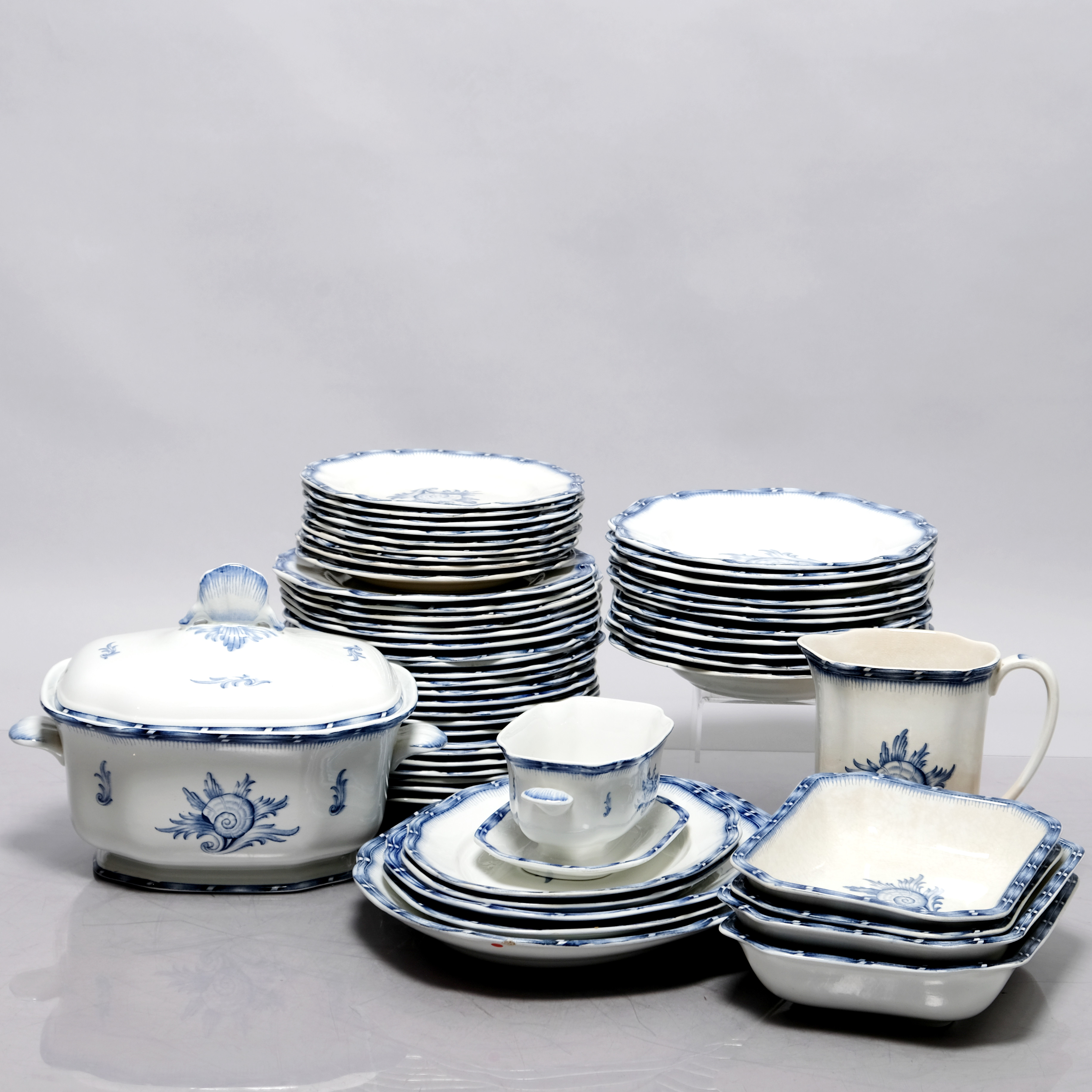 MATSERVIS, Flintgods, 54 delar, "Läckö", Rörstrand, 1935-1939.