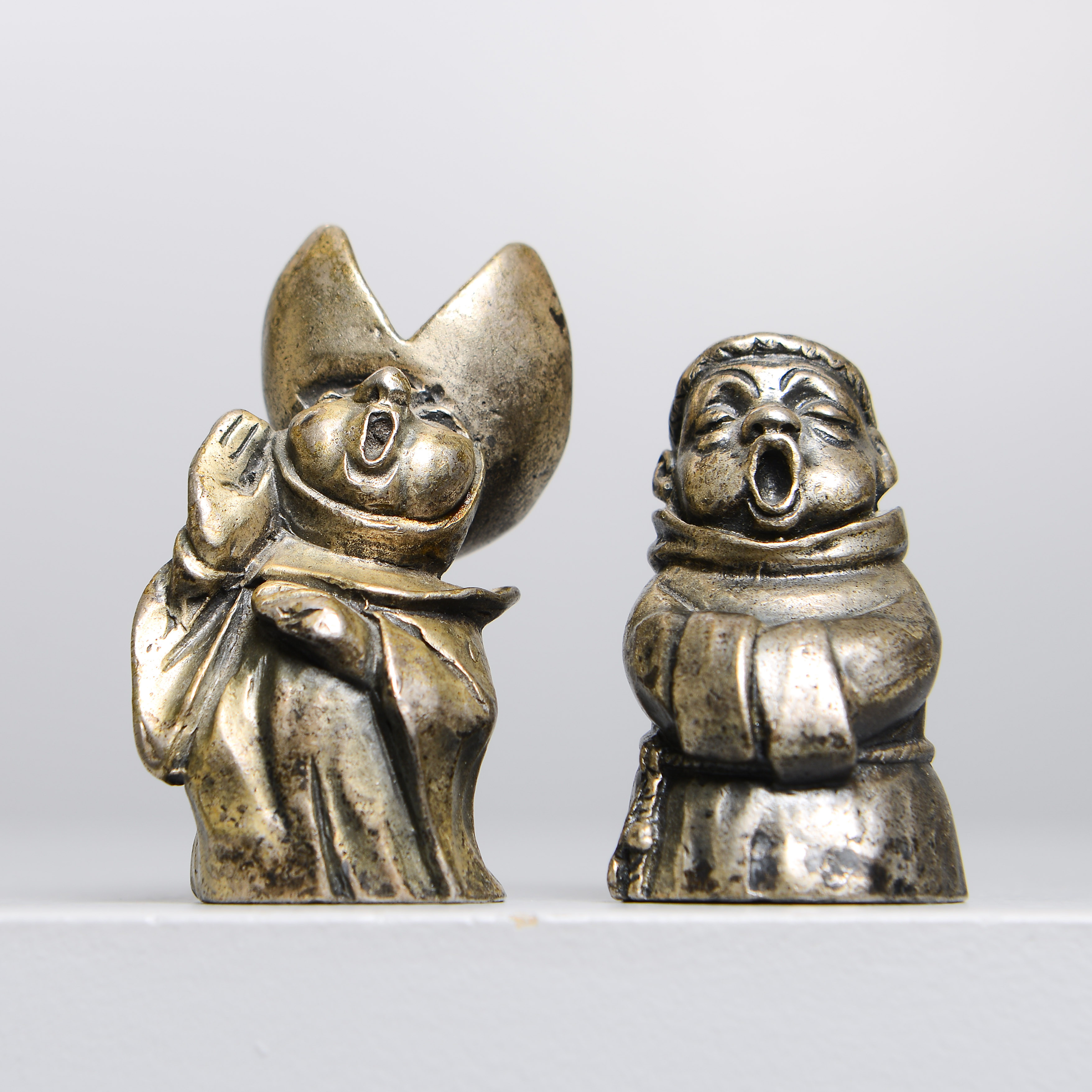 FIGURINER, 2 st, Sjungande Munkar, tenn, Italien.