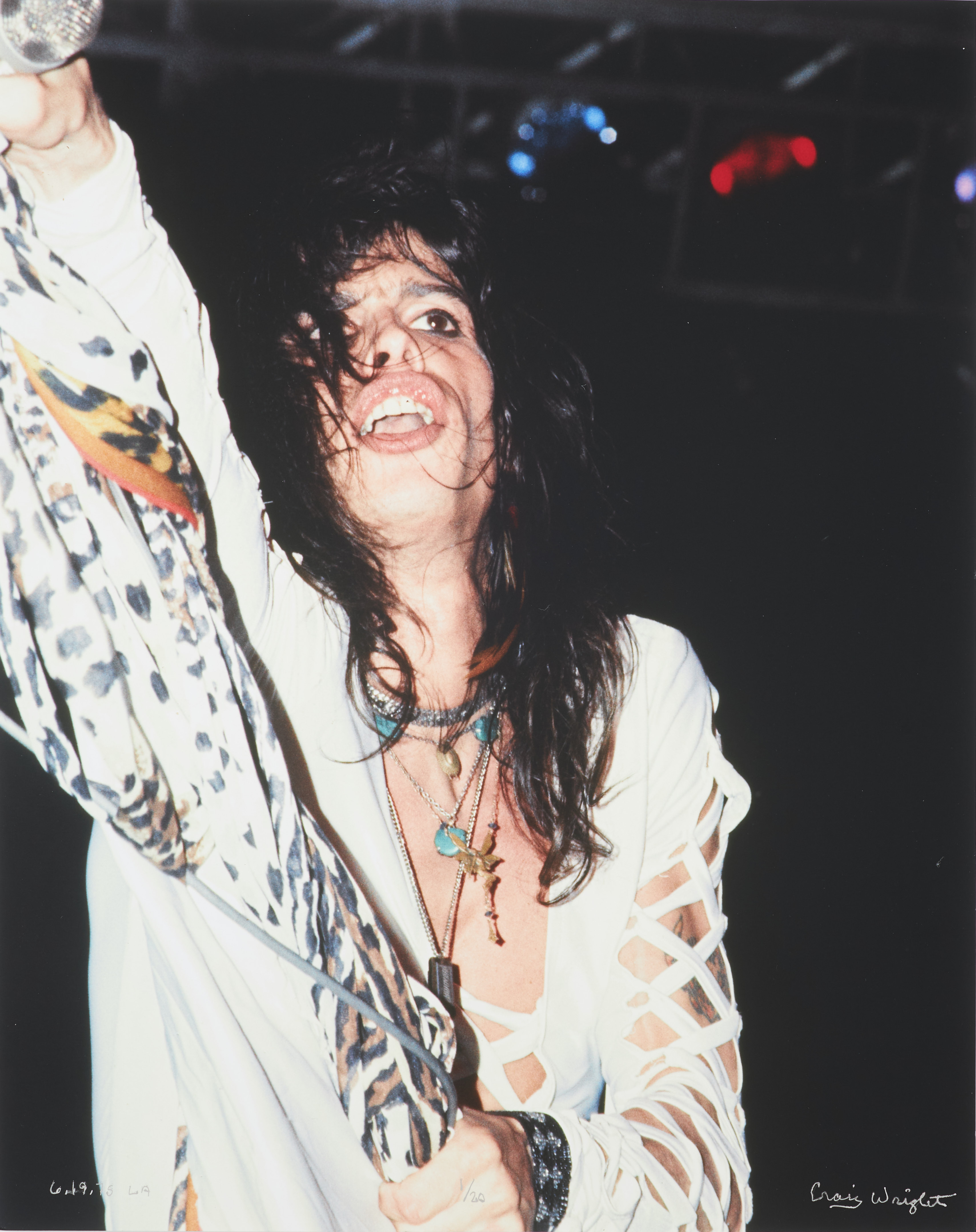 CRAIG WRIGHT (USA, FÖDD 1950) & ED FINNELL (USA/Sverige, född 1956). Steven Tyler, Aerosmith "Toys in The Attic Tour", Los Angeles Forum, 12 Juli 1975, c-print, signerad Craig Wright, daterad samt numrerad 1/20.