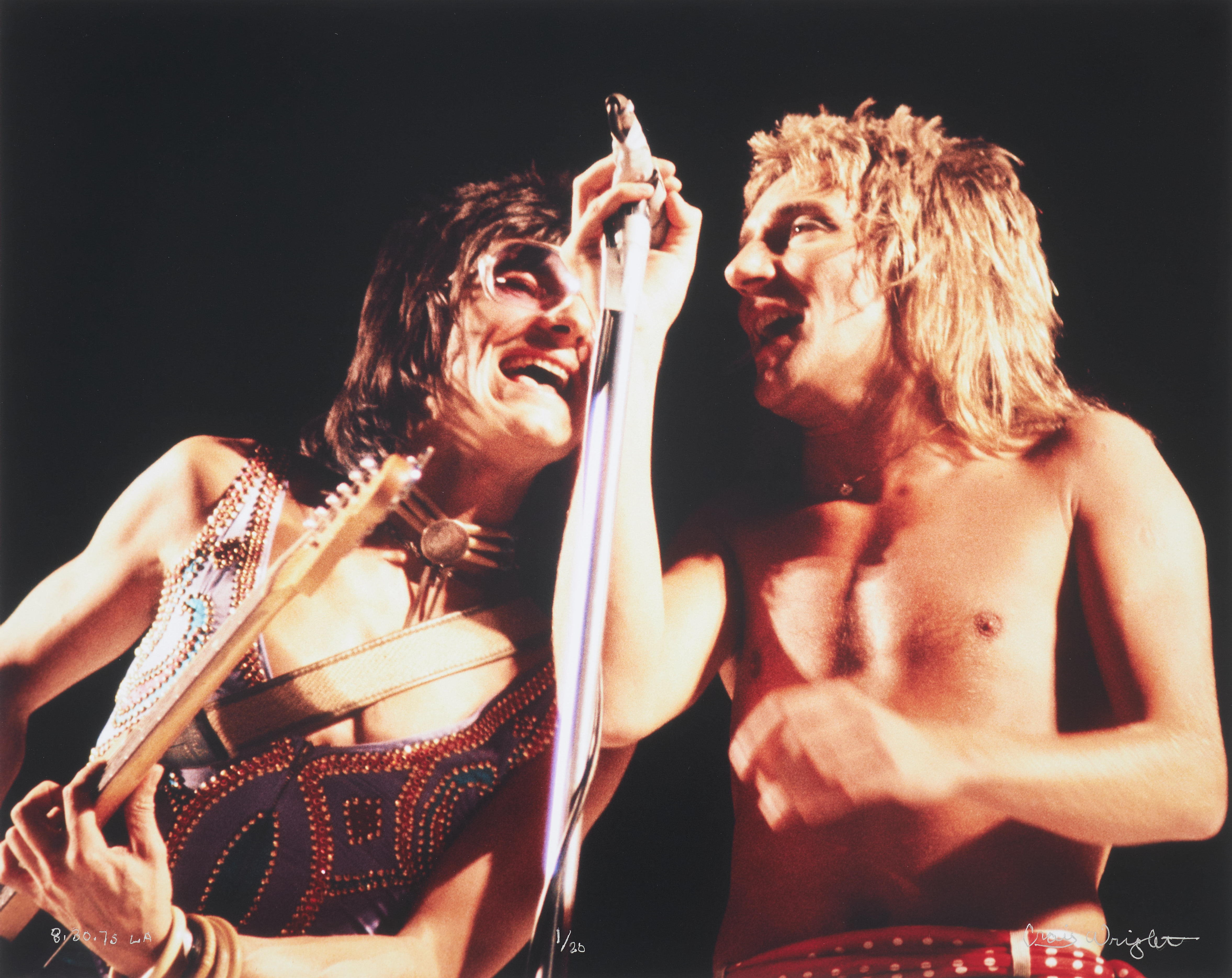 CRAIG WRIGHT (USA, FÖDD 1950) & ED FINNELL (USA/Sverige, född 1956). Rod Stewart & Ronnie Wood, The Faces Last Tour, Anaheim Stadium, California, August 30, 1975, c-print, signerad Craig Wright, daterad samt numrerad 1/20.