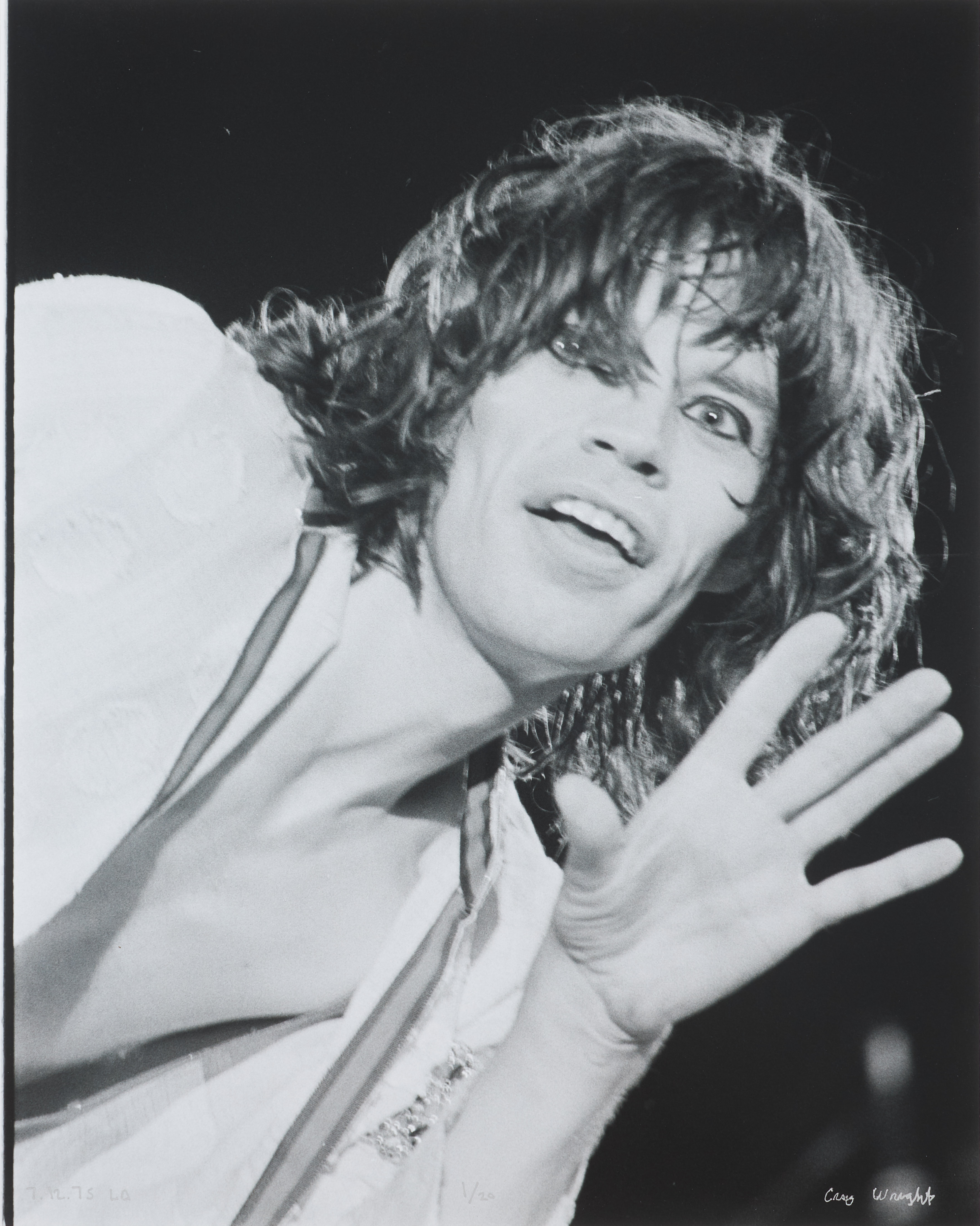 CRAIG WRIGHT (USA, FÖDD 1950) & ED FINNELL (USA/Sverige, född 1956). Mick Jagger, The Rolling Stones, "Tour of the Americas", Los Angeles, Forum, 12 juli, 1975, C-print, signerad Craig Wright, daterad samt numrerad 1/20.