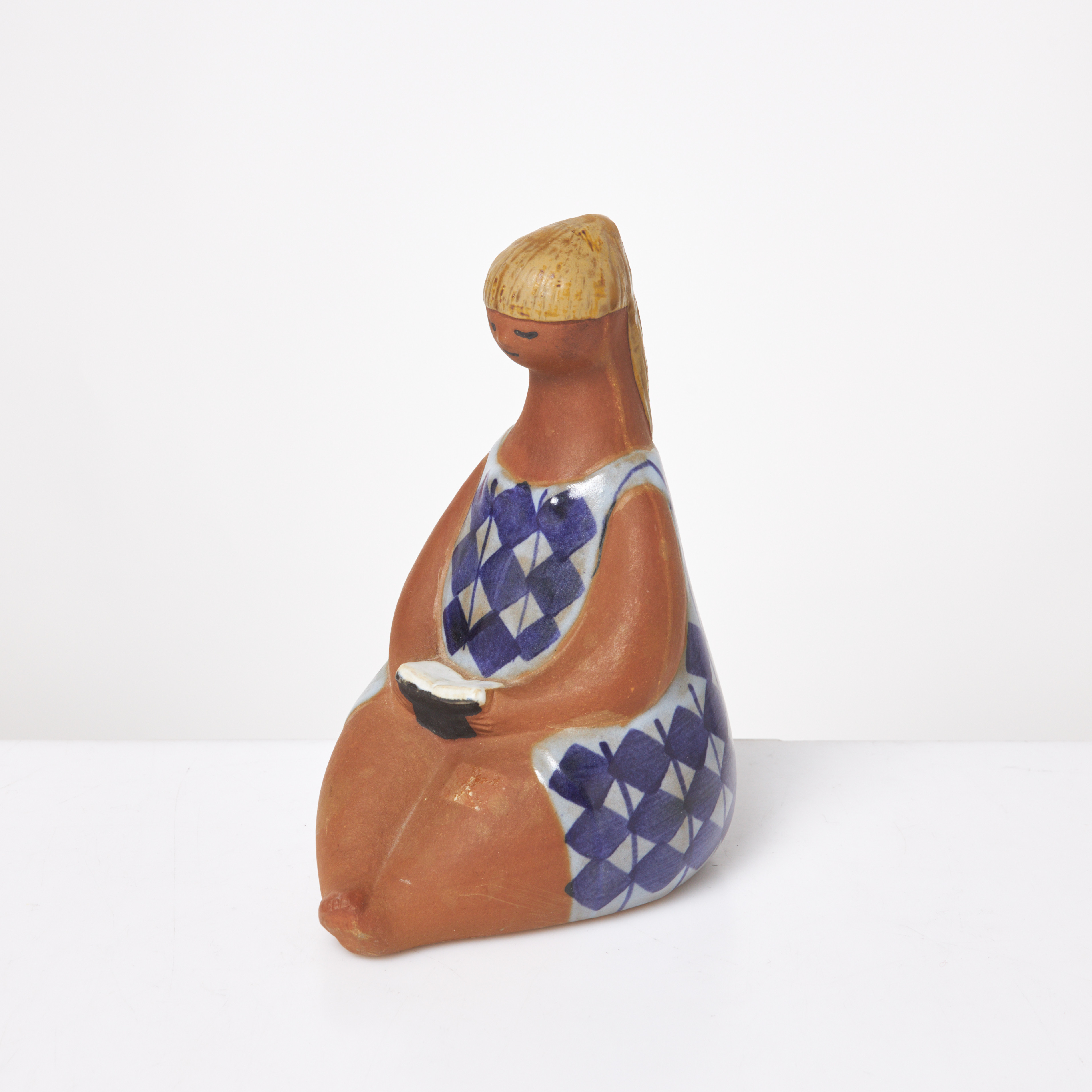 LISA LARSON. "Amalia", ur ABC-Flickor, spår från etikett, i produktion mellan 1958-1973, Gustavsberg.