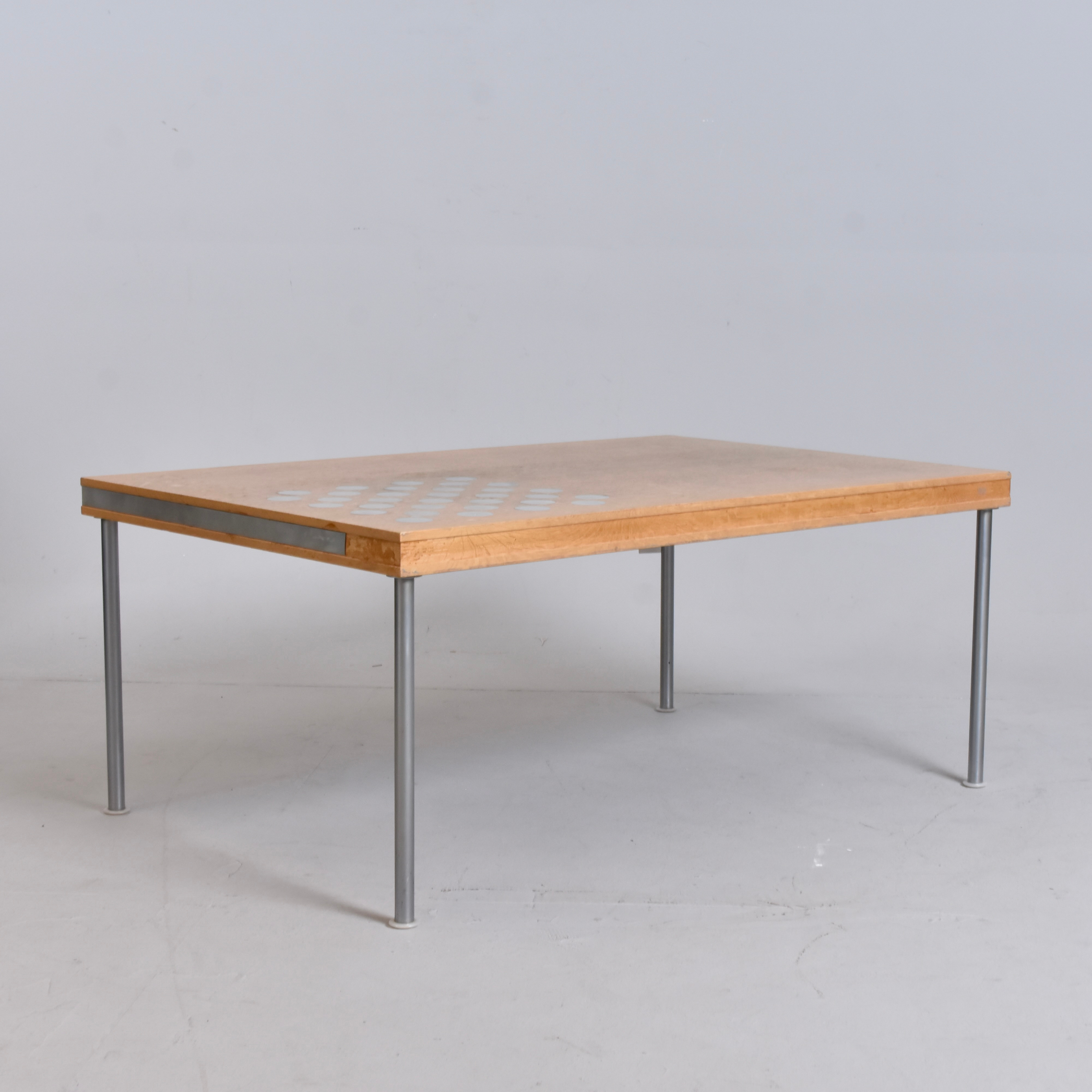 PAUL CADOVIUS. Soffbord, ek och aluminium, France & son, Danmark.