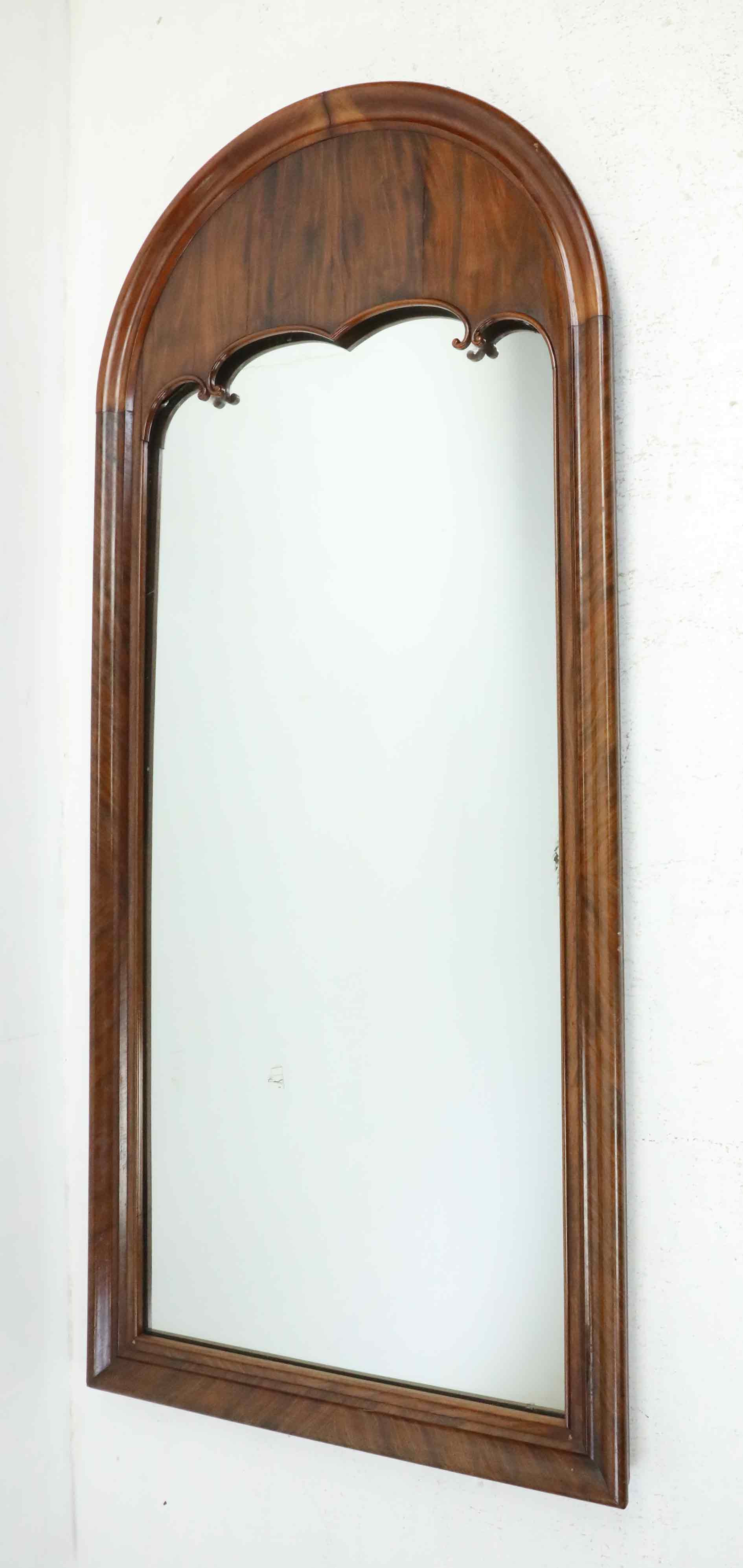SPEGEL, mahognyfaner omkring 18/1900-tal.