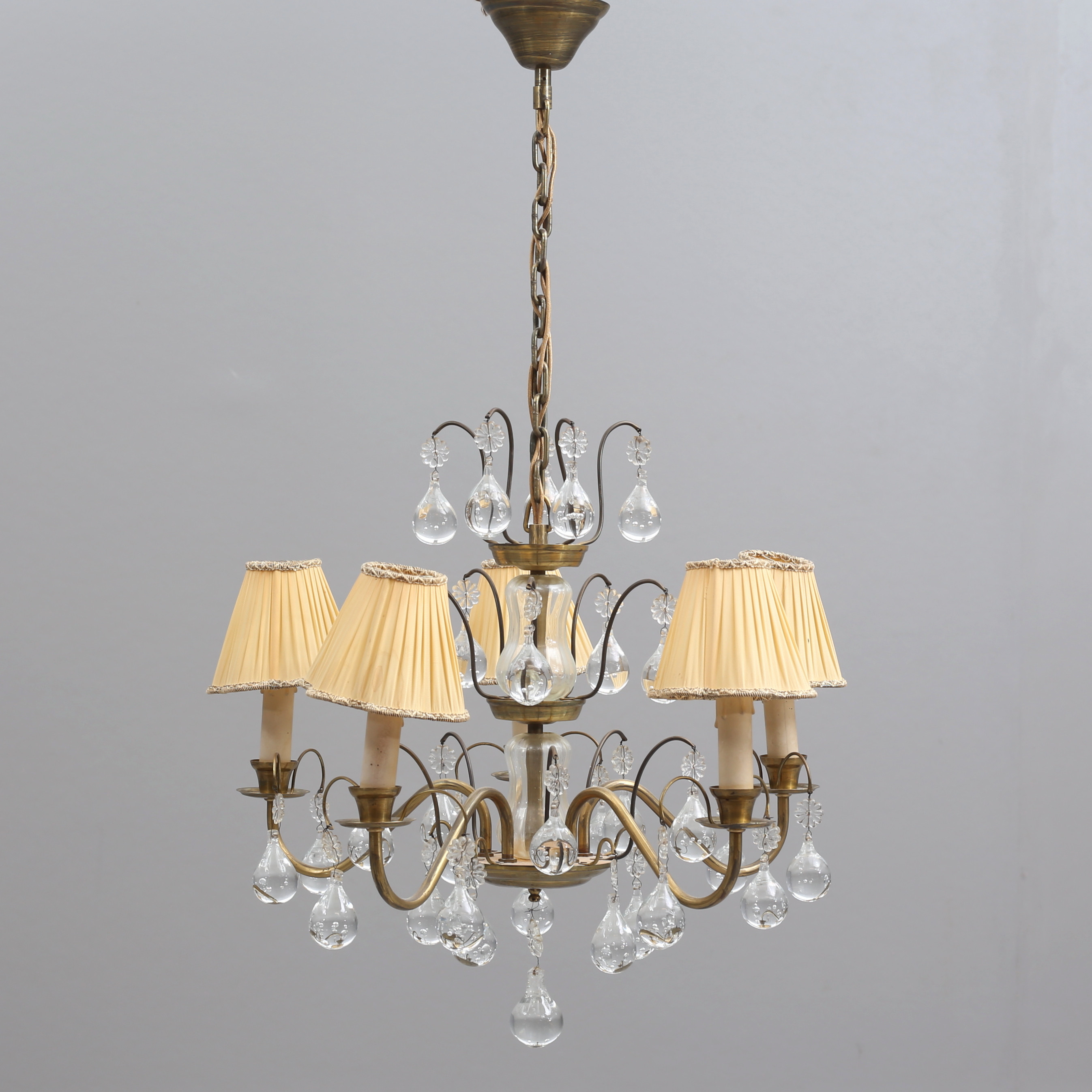 TAKLAMPA, 5-armad med glasdroppar, 1900-tal.