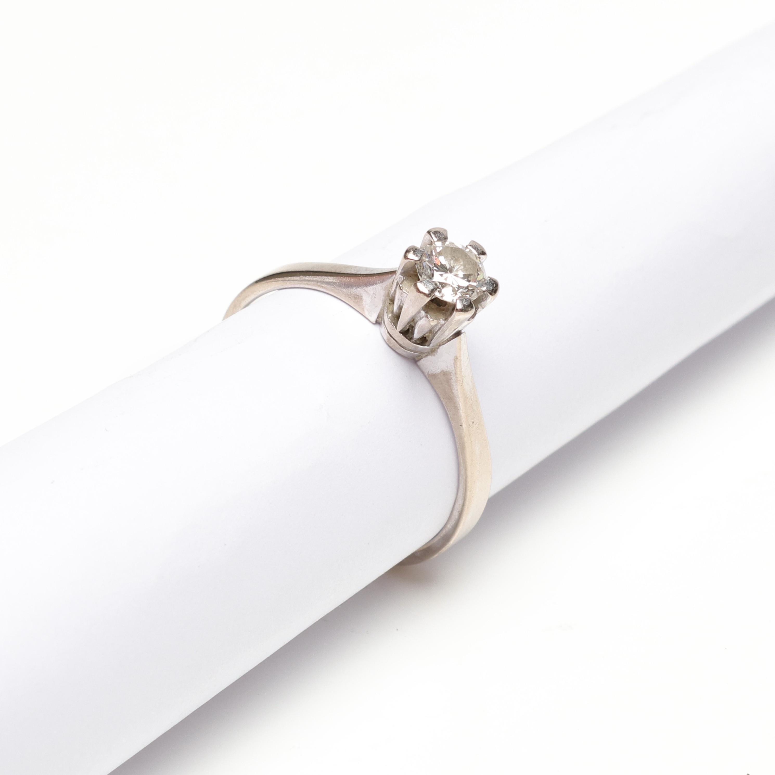 DIAMANTRING, 18k, Vitguld, 0,30CT, Vikt cirka 3 gram.