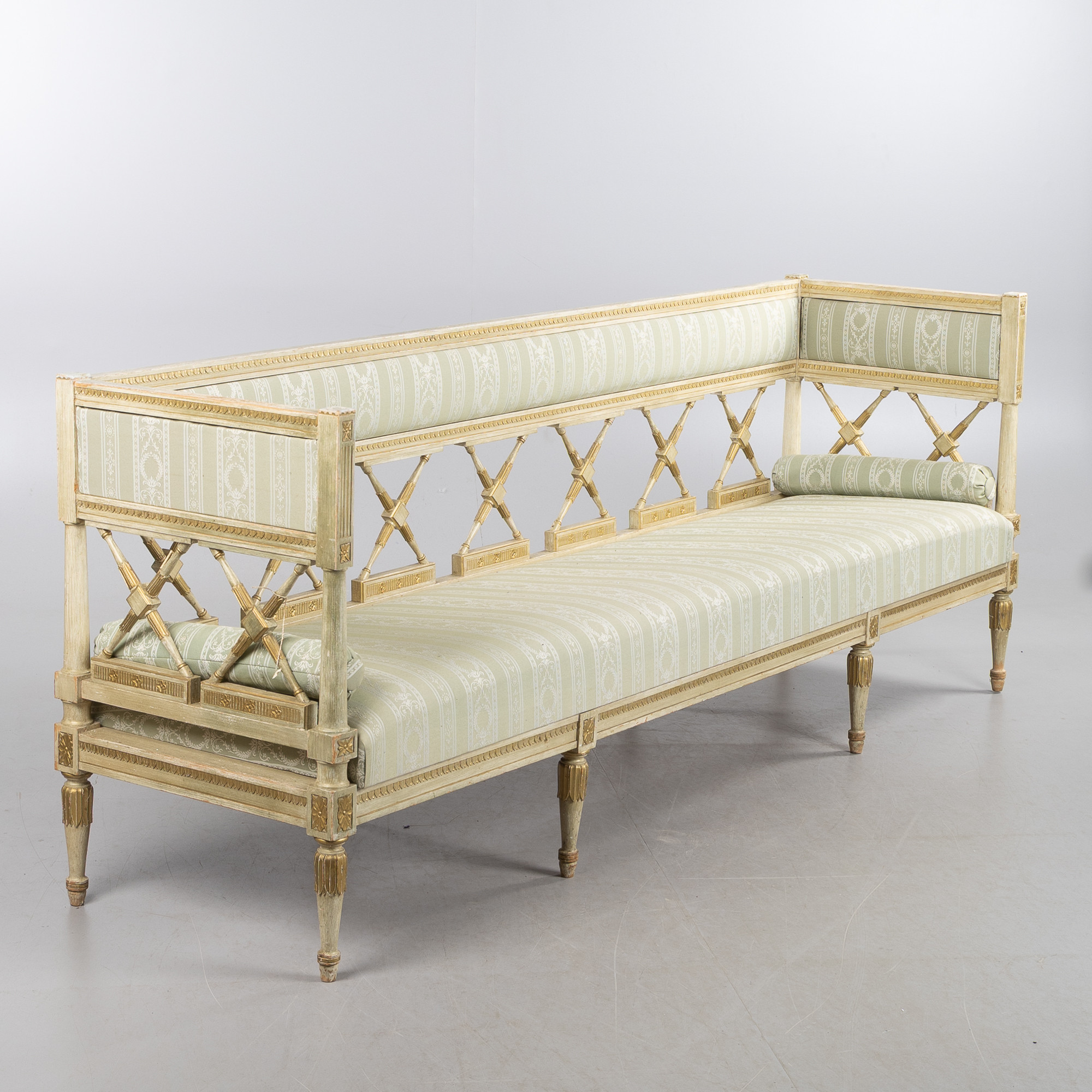 SOFFA, gustaviansk stil, omkring 1900-talets mitt.