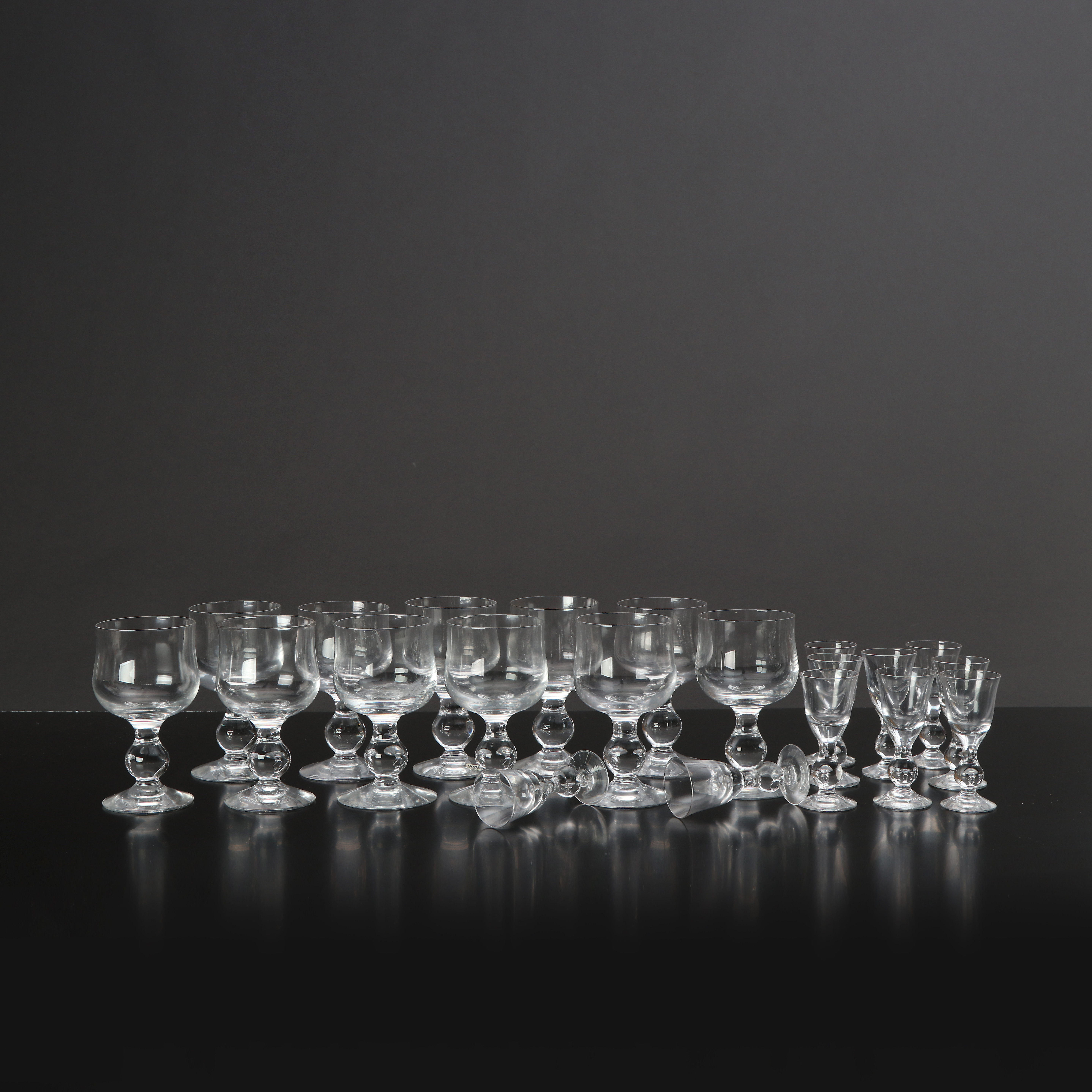 ERIK HÖGLUND. GLAS, 11+10 ST. Klarglas. Boda. Några etikettmärkta.