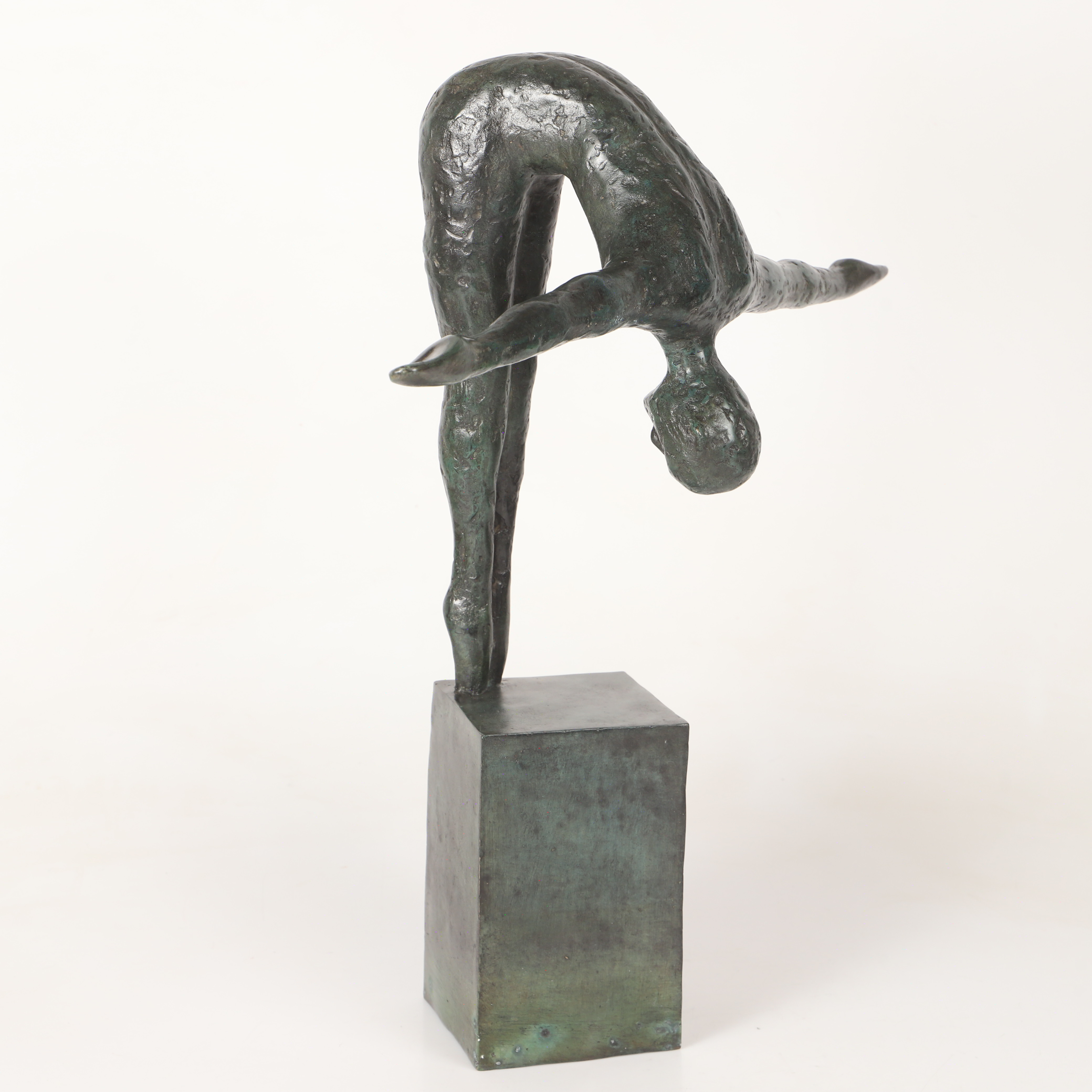 SKULPTUR, simhoppare, grönpatinerad brons, Art People Gallery Sweden.