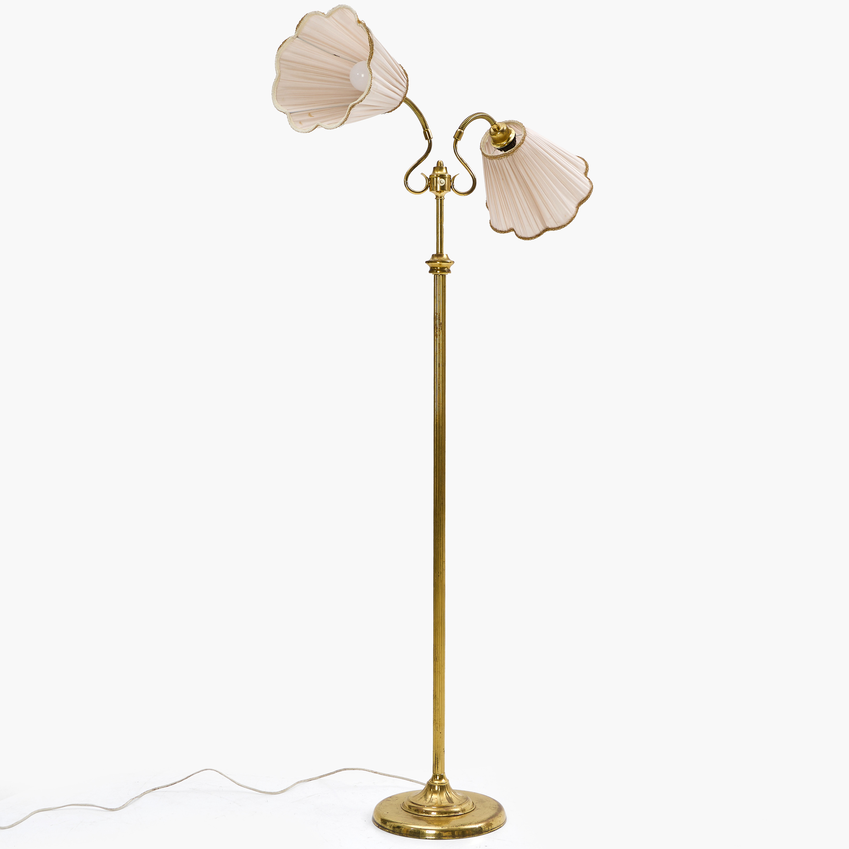 GOLVLAMPA, mässing, typ 737, Konsthantverk AB, 1900-talets mitt, två ljuspunkter, ställbara ljusarmar.