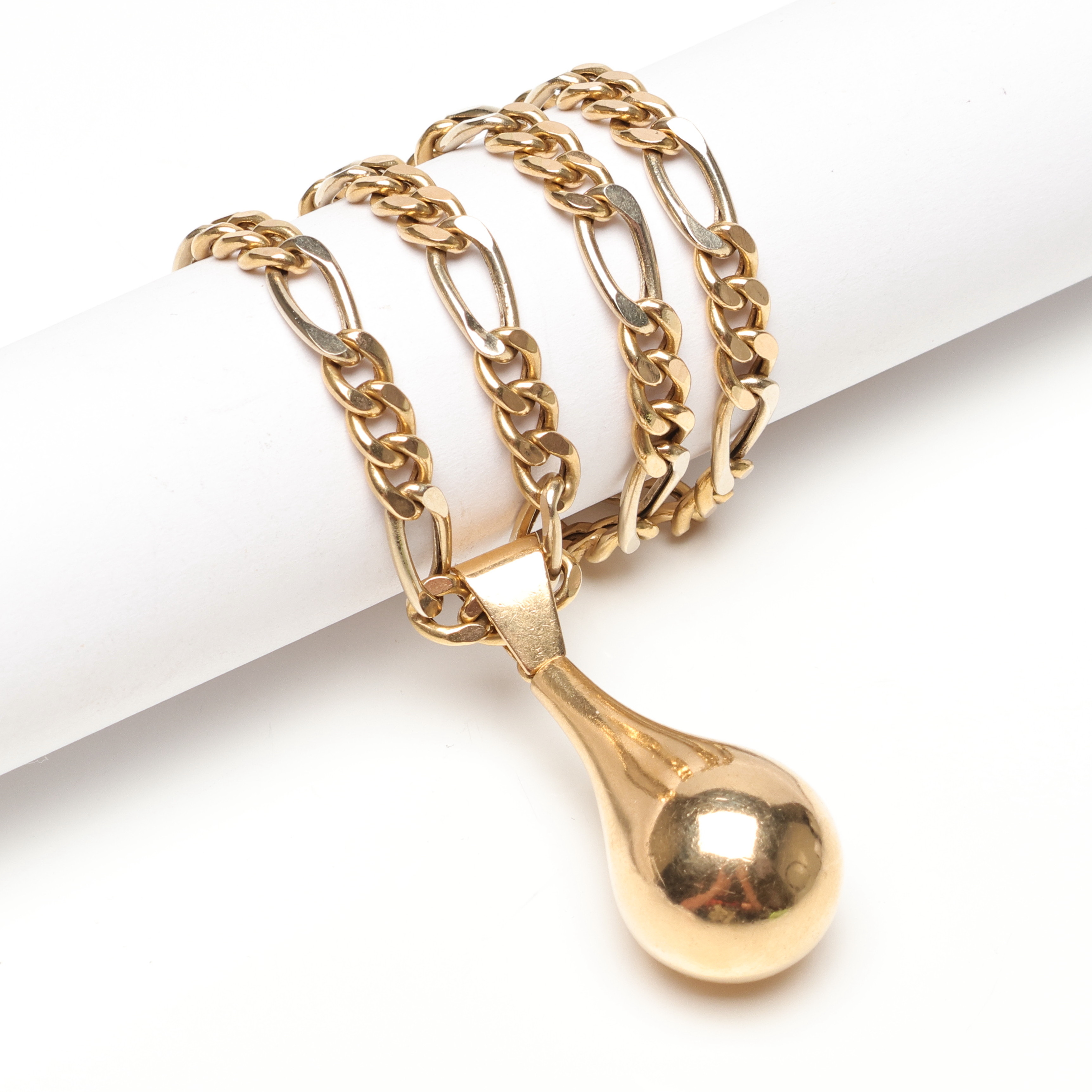 HALSBAND med HÄNGE, 18K, Guld, vikt cirka 25 gram.