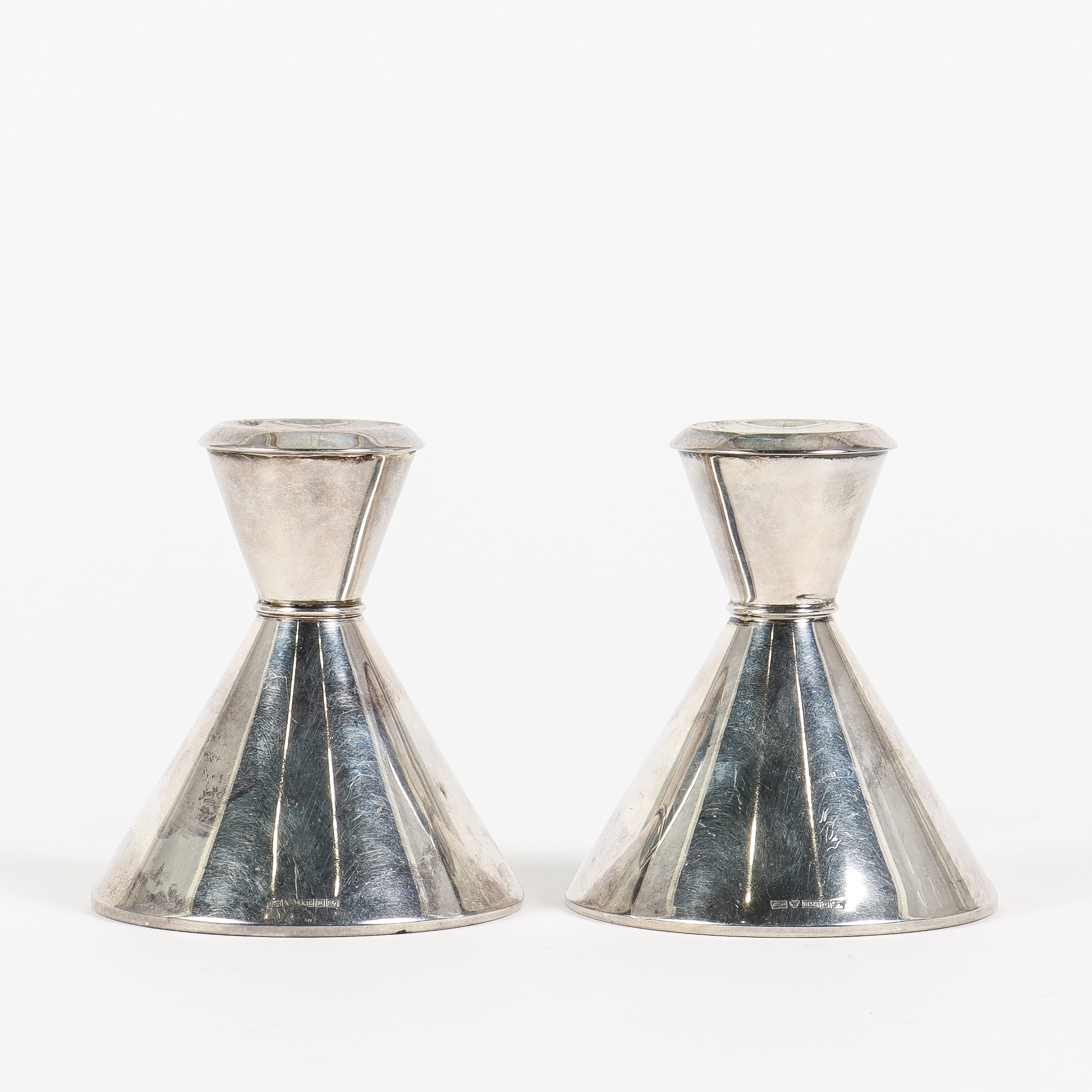 LJUSSTAKAR ett par silver, Auran Kultaseppä Oy, Åbo, Finland, 1963.